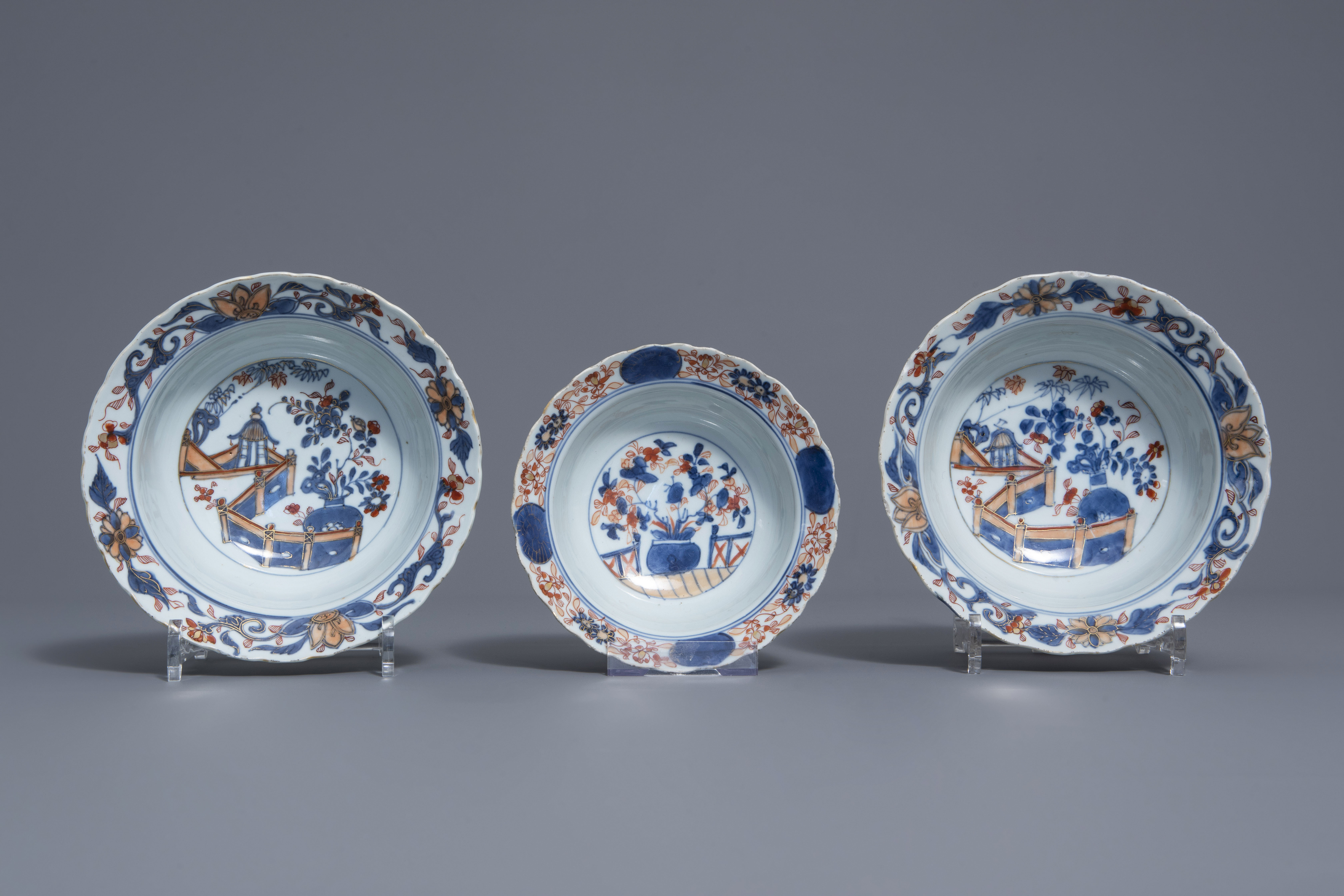 Three Chinese Imari style bowls with floral design, Kangxi - Image 6 of 9