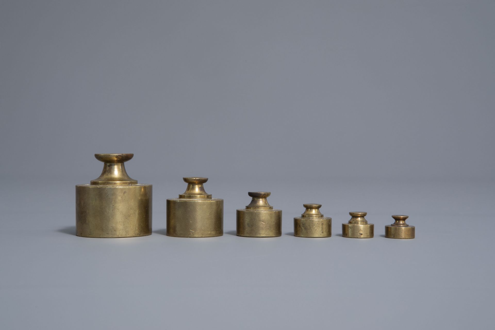 A French nine-piece set of copper bank weights for gold coins, 19th C. - Image 8 of 13