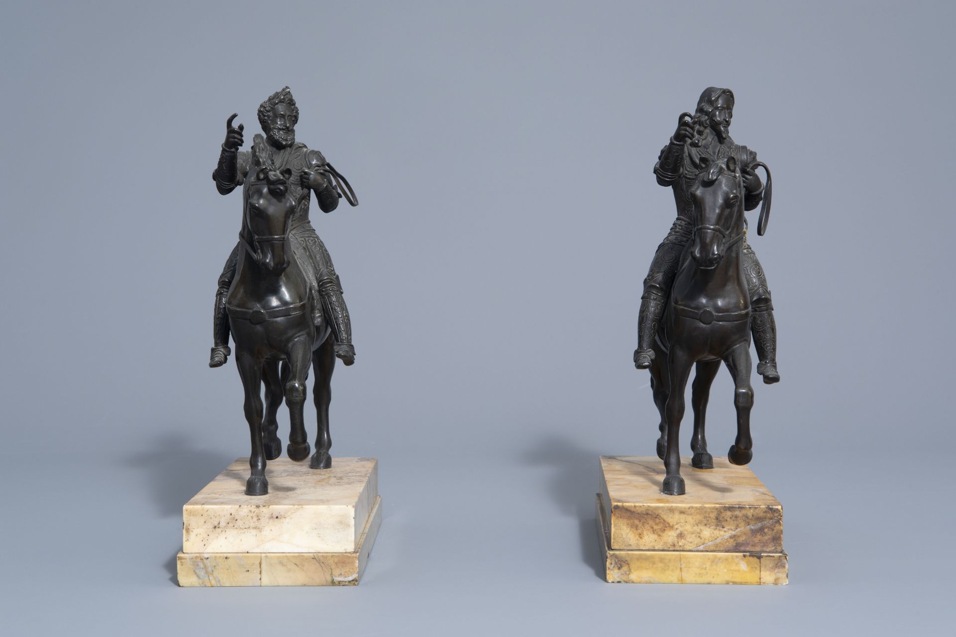 Pair of French regal bronze equestrian statues of Henry IV and Francis I on marble base, 19th C. - Image 3 of 7