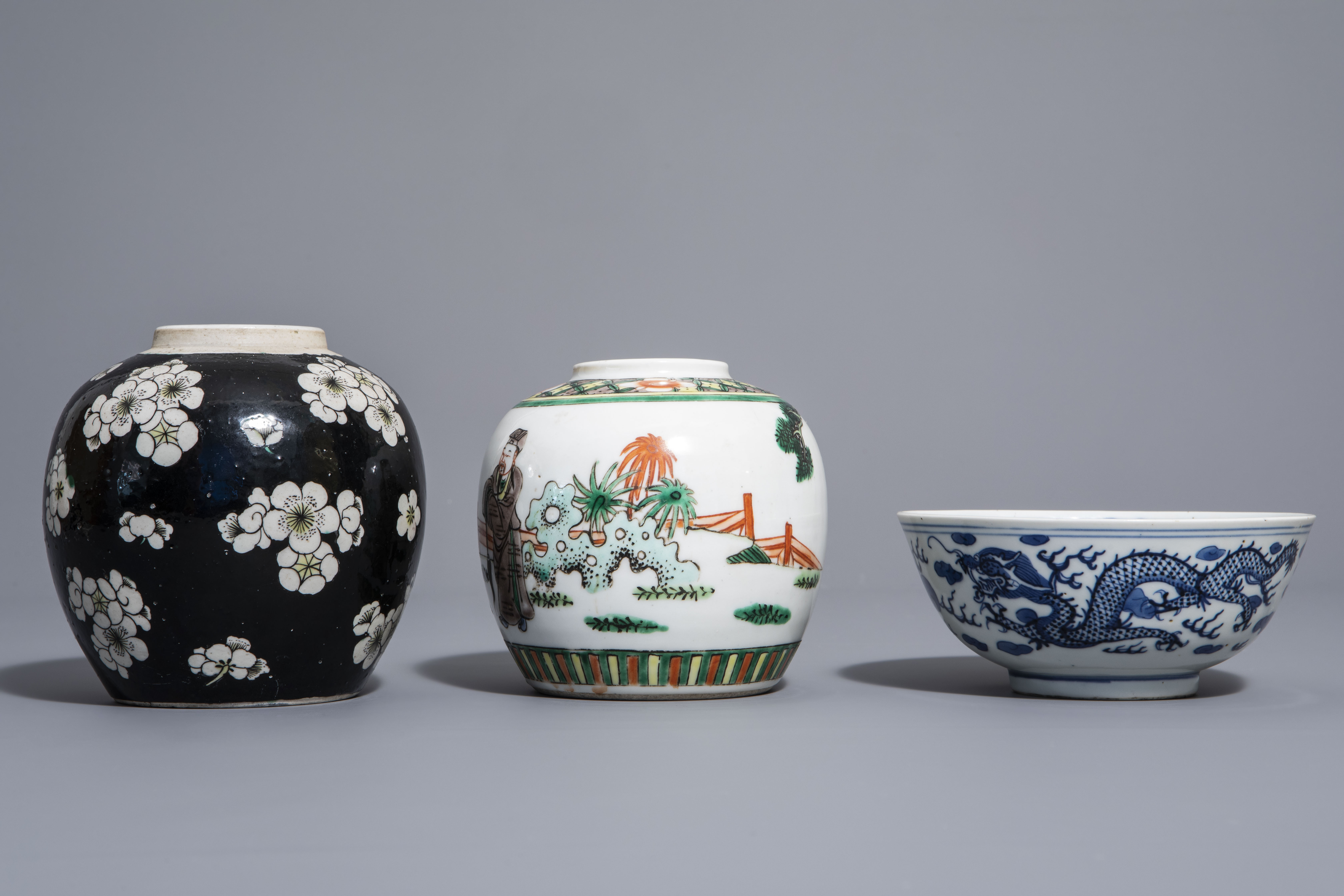 A Chinese Canton famille rose charger and two vases and a bowl with different designs, 19th C. - Image 6 of 9