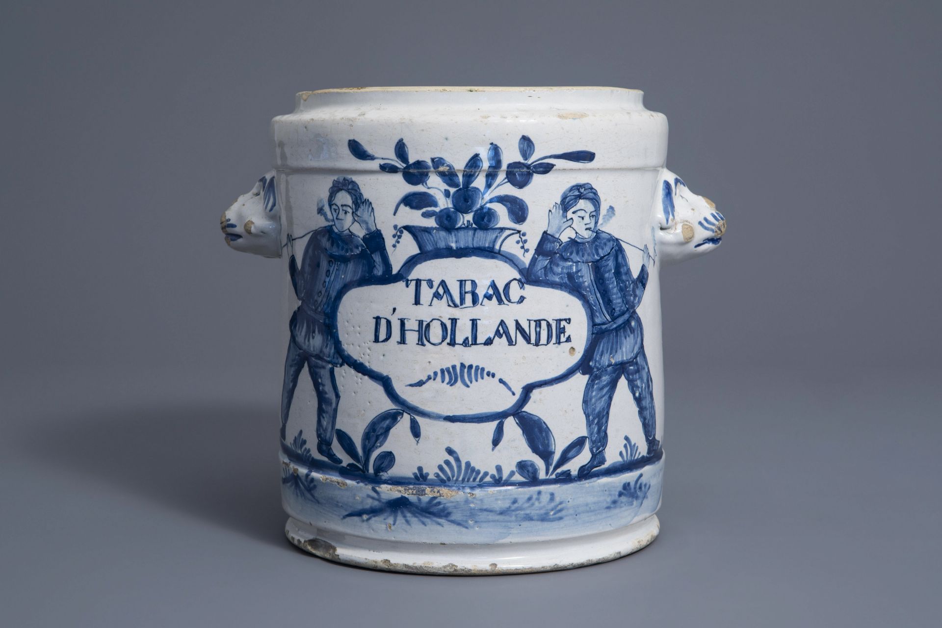 A Brussels brass covered blue and white faience 'Tabac d'Hollande' tobacco jar, late 18th C. - Bild 2 aus 7