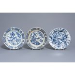 Three Chinese blue and white Swatow dishes with birds, Wanli