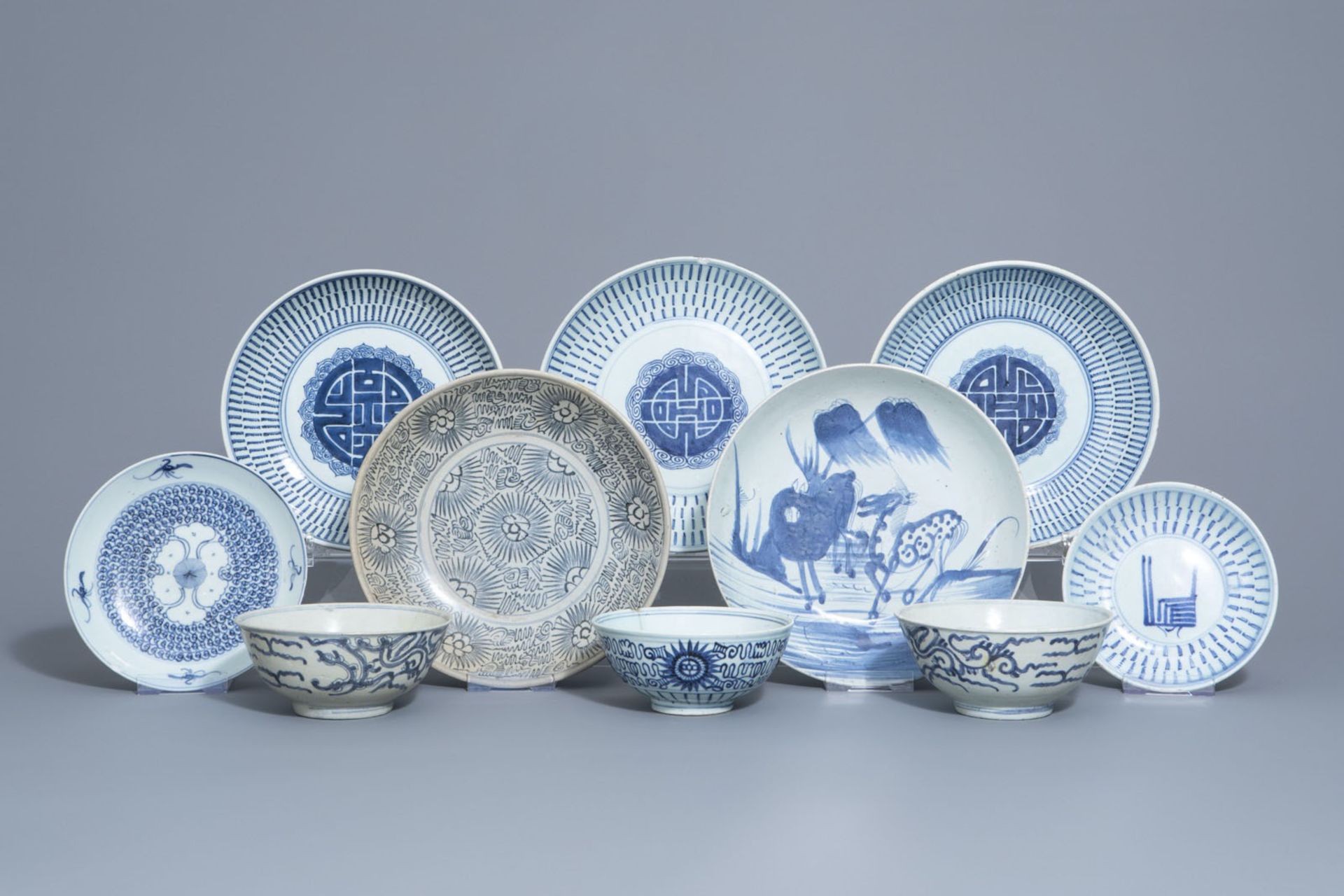 Seven Chinese blue and white plates and three bowls, incl. the Diana Cargo shipwreck wares, 19th C.