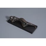 Geo Vindevogel (1923-1977): Female nude, patinated bronze on a black marble base
