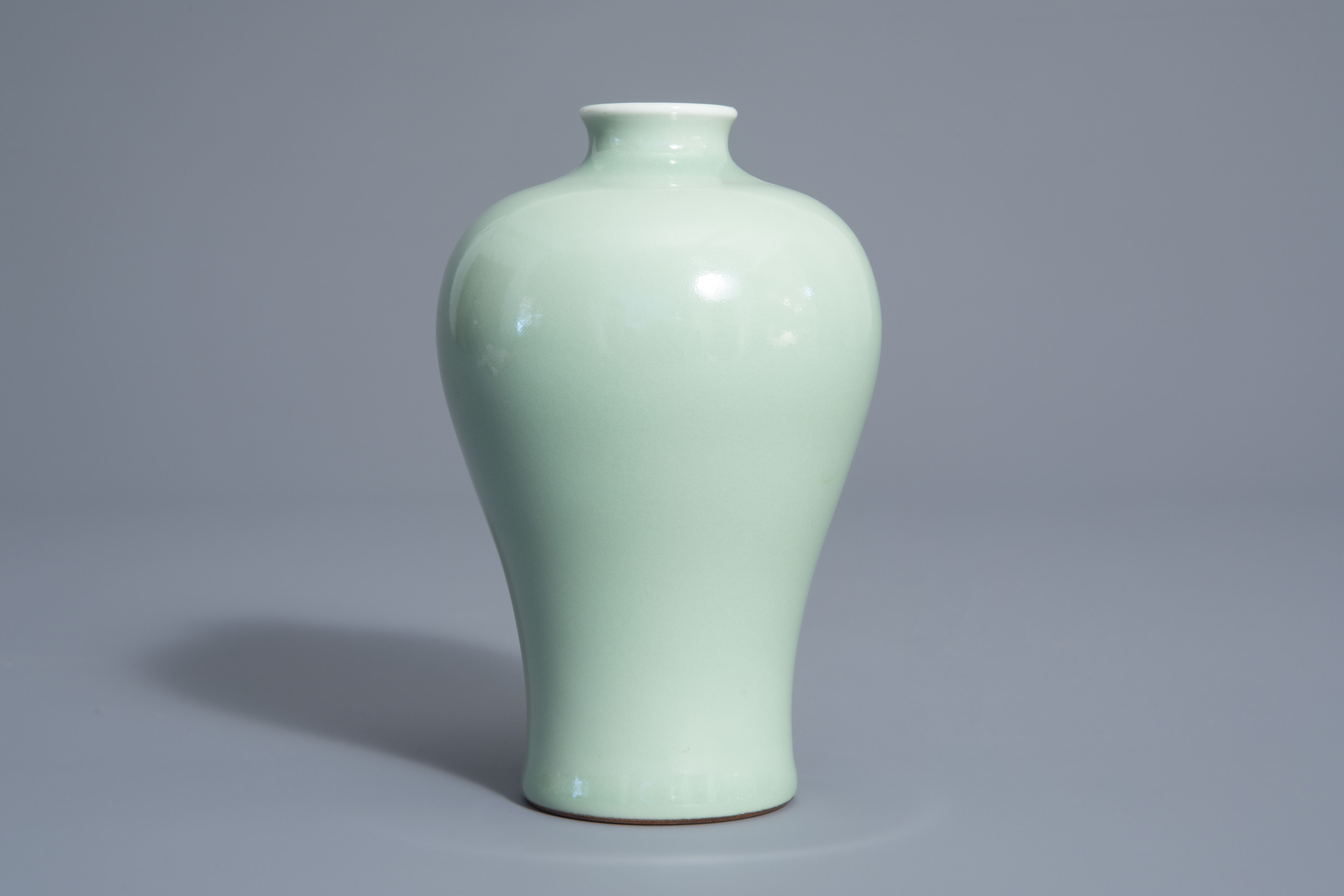 A Chinese monochrome celadon meiping vase, Qianlong mark, 19th/20th C. - Image 3 of 6