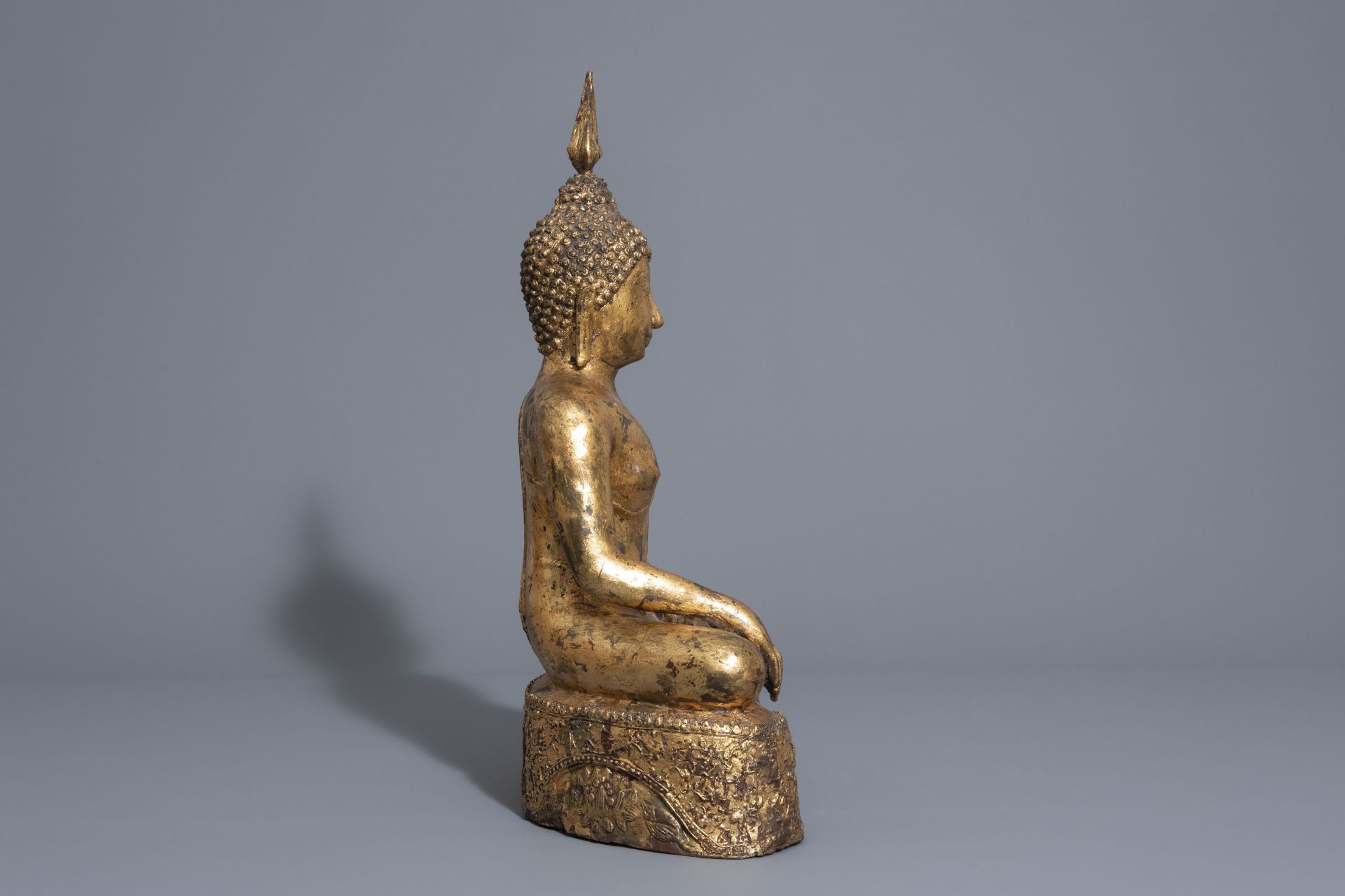 A gilt bronze figure of a seated Buddha, Thailand or Cambodia, 19th/20th C. - Image 2 of 7