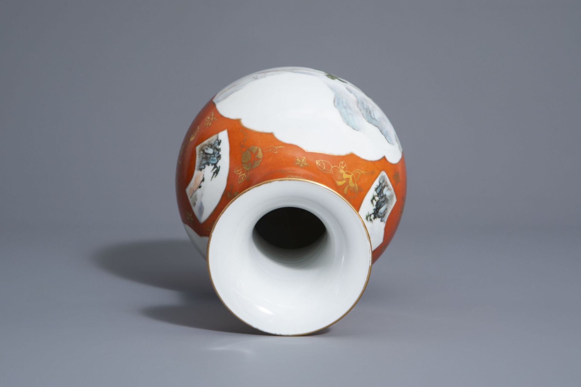 A Chinese bottle shaped orange ground vase with landscapes, Qianlong mark, 20th C. - Bild 6 aus 7