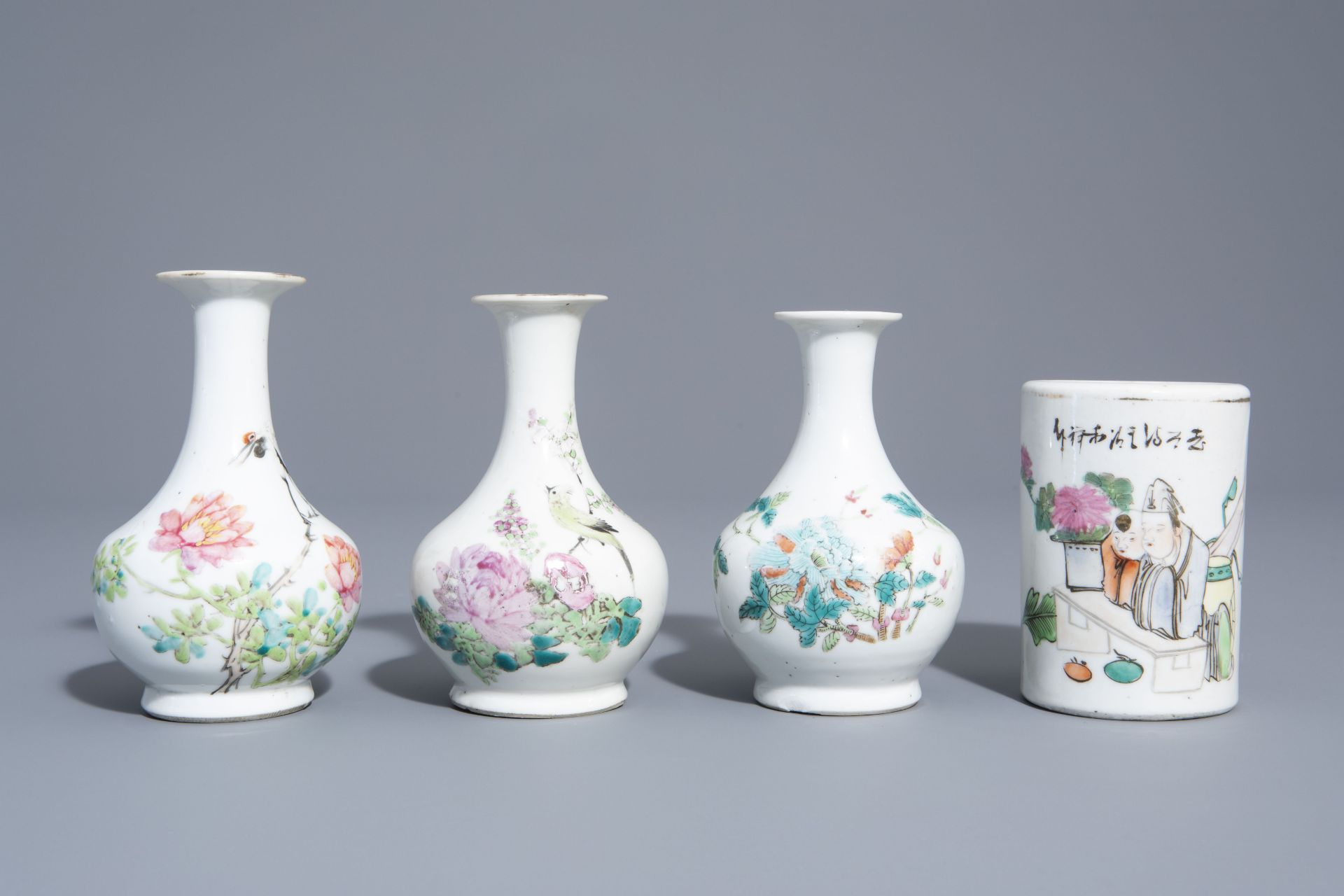 A varied collection of Chinese qianjiang cai and famille rose porcelain, 19th/20th C. - Bild 2 aus 16