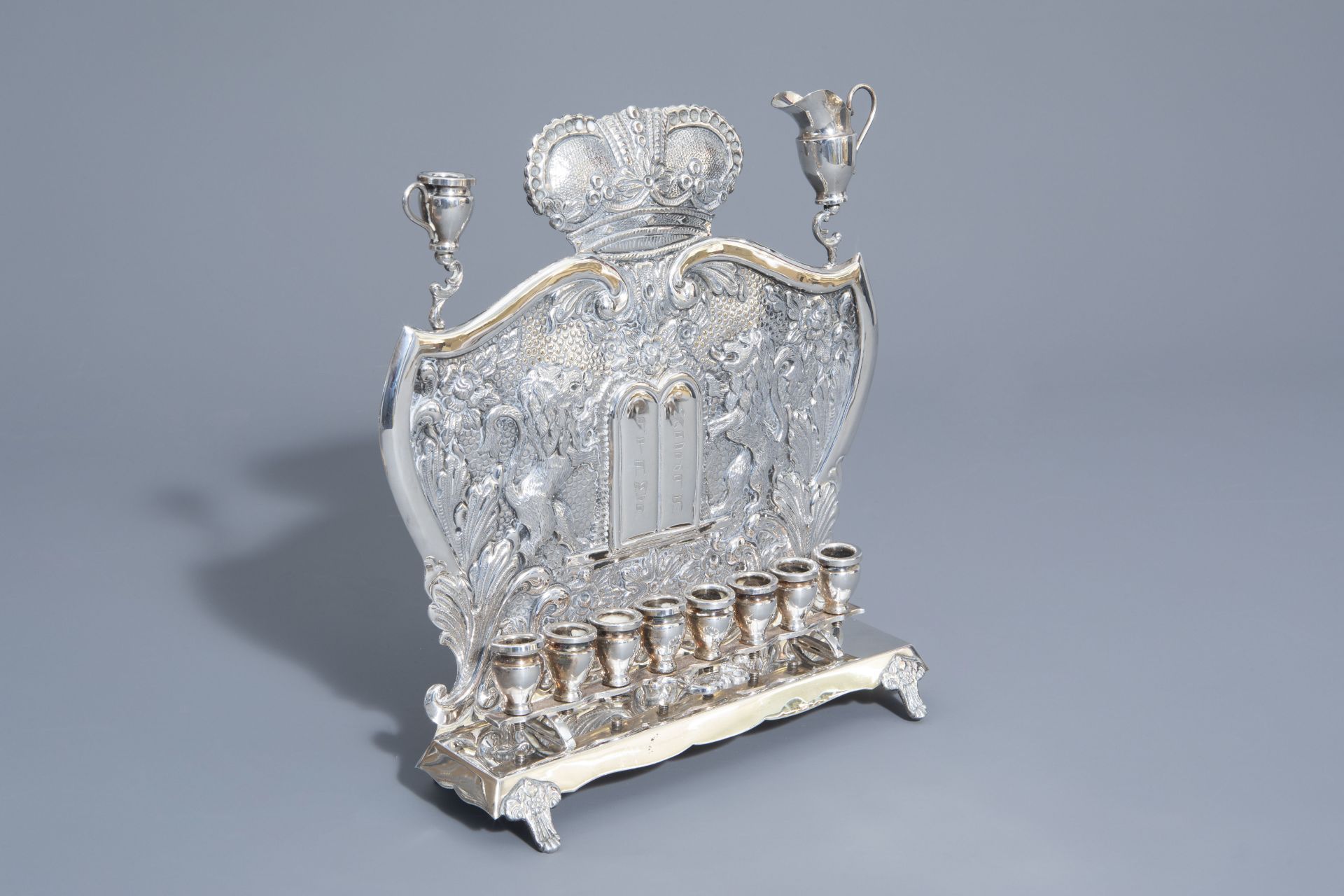 A Dutch silver open worked fruit bowl and a silver Hanukkah, 20th C. - Image 2 of 16