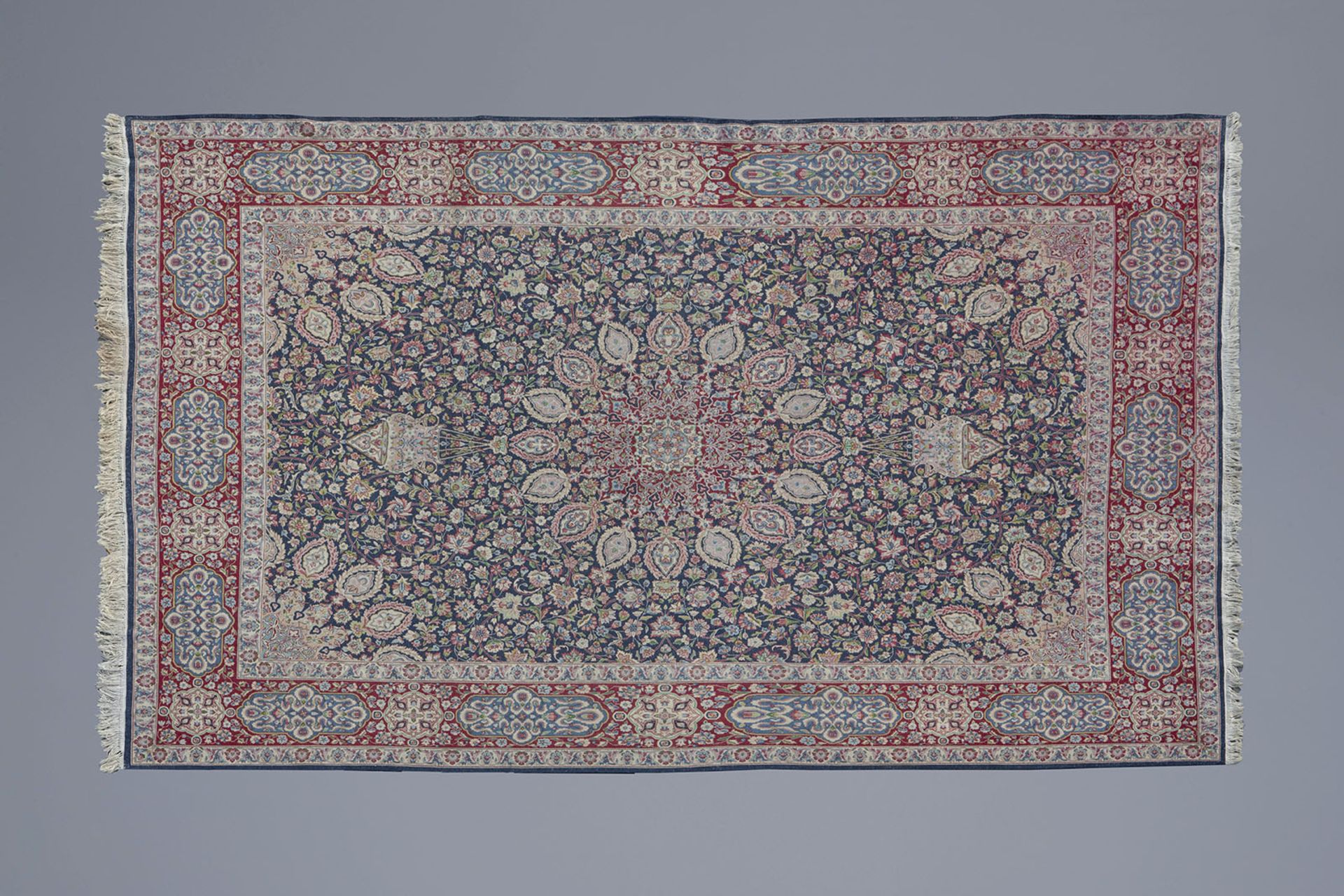 A fine Oriental rug with floral design, wool on cotton, Kerman Royal, 1940's - Bild 2 aus 3
