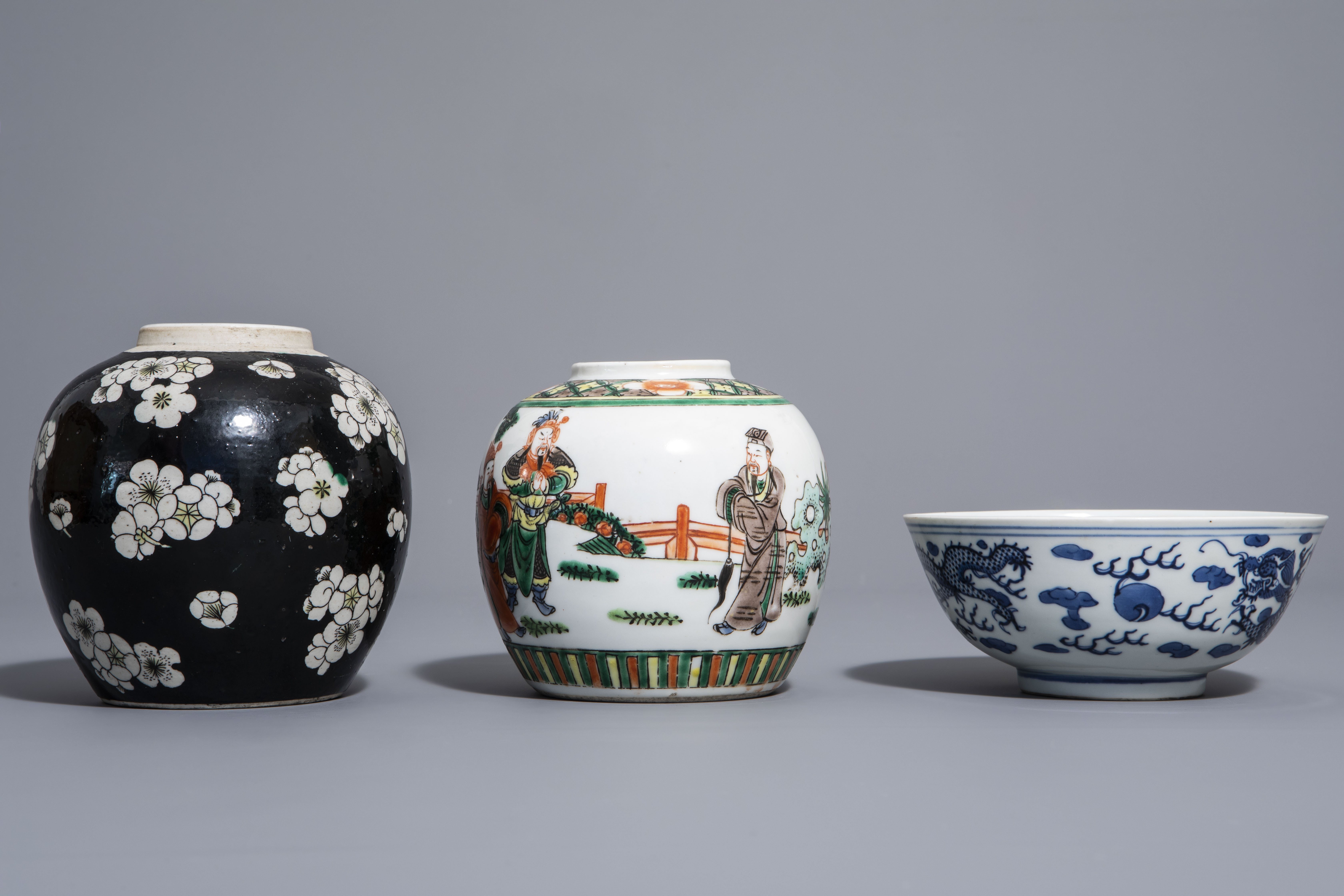 A Chinese Canton famille rose charger and two vases and a bowl with different designs, 19th C. - Image 7 of 9