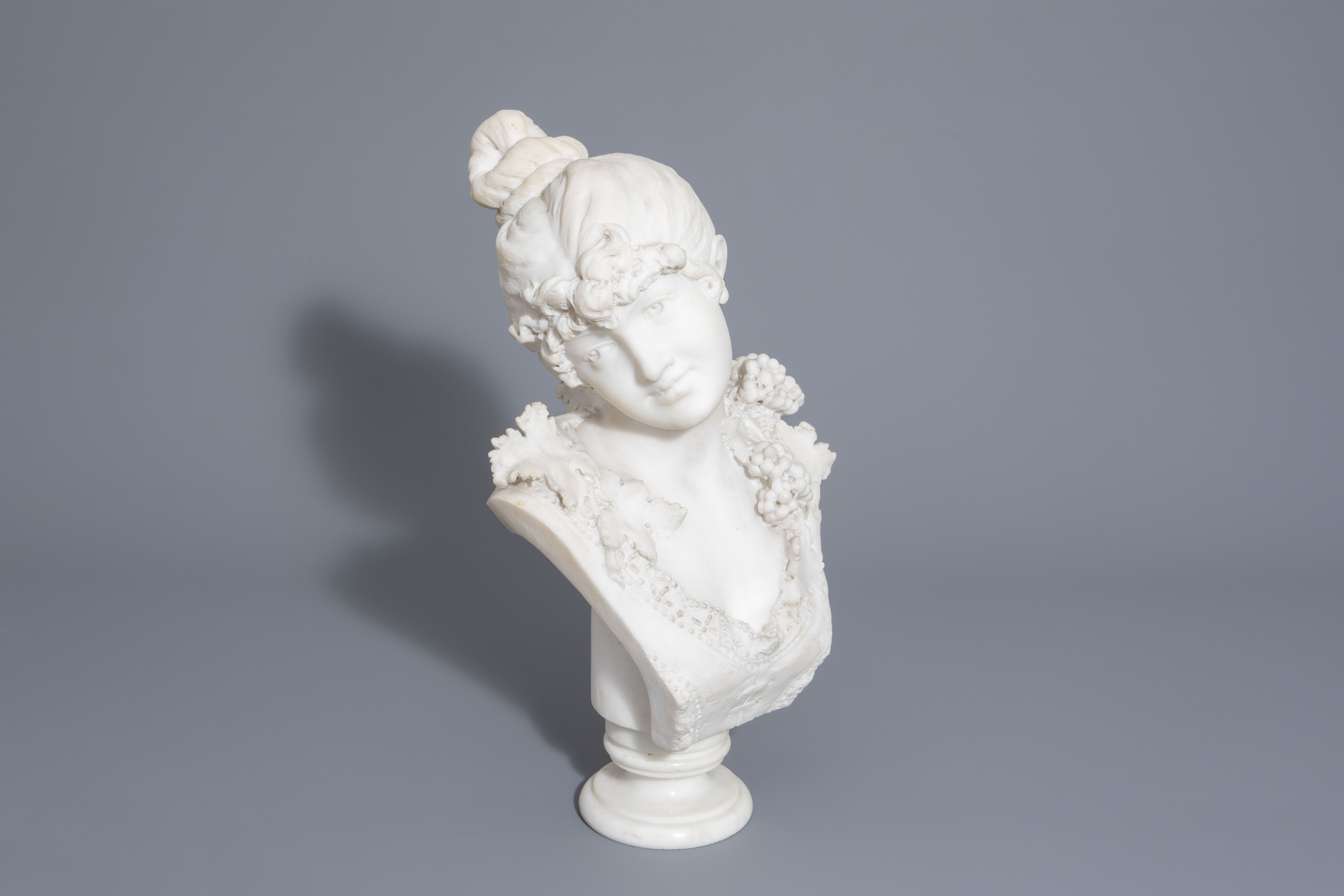 Battelly (19th/20th C.): Bust of a young maiden, marble - Image 5 of 8