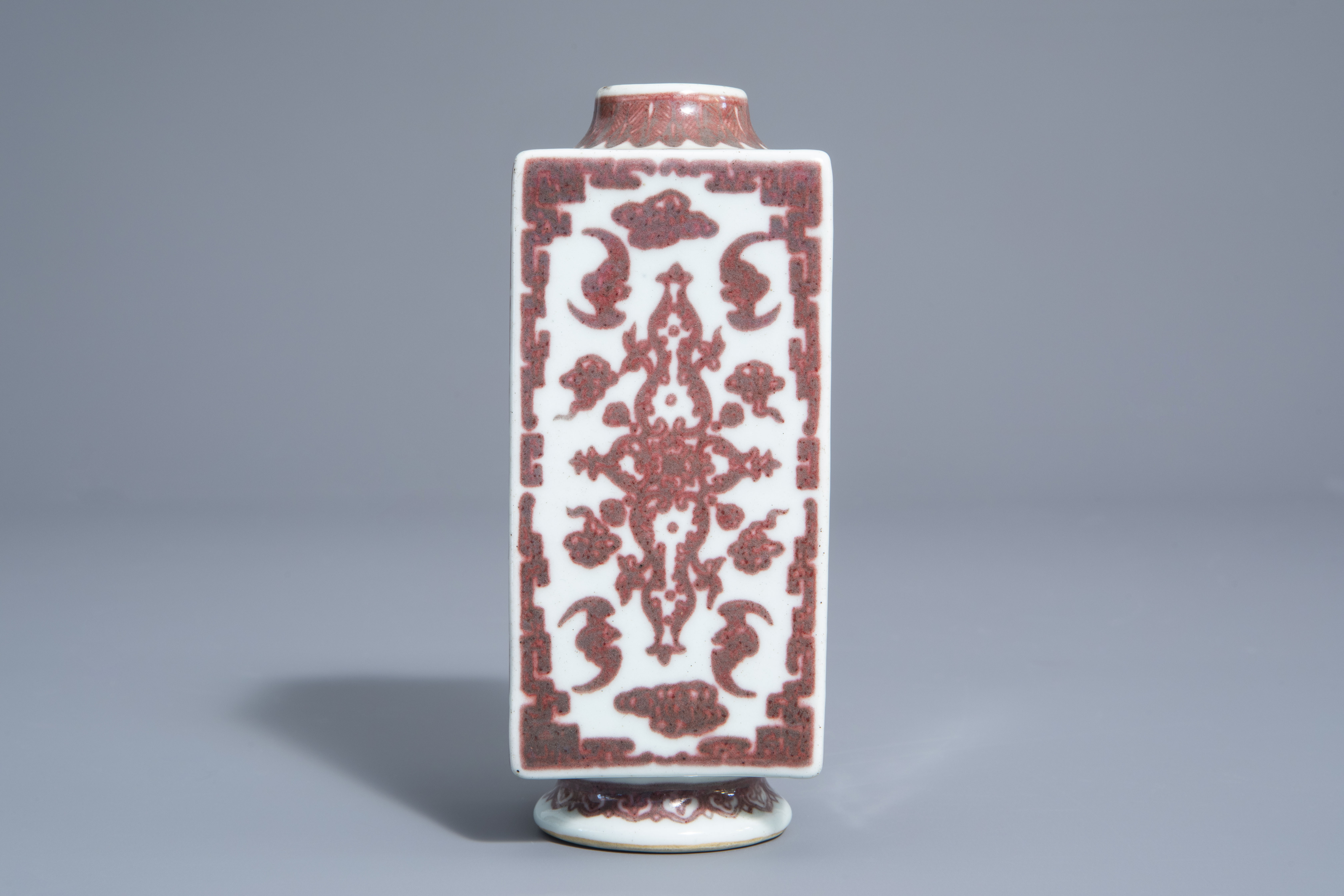 A Chinese cong shaped underglaze red 'bats' vase, Qianlong mark, 19th/20th C. - Image 2 of 7