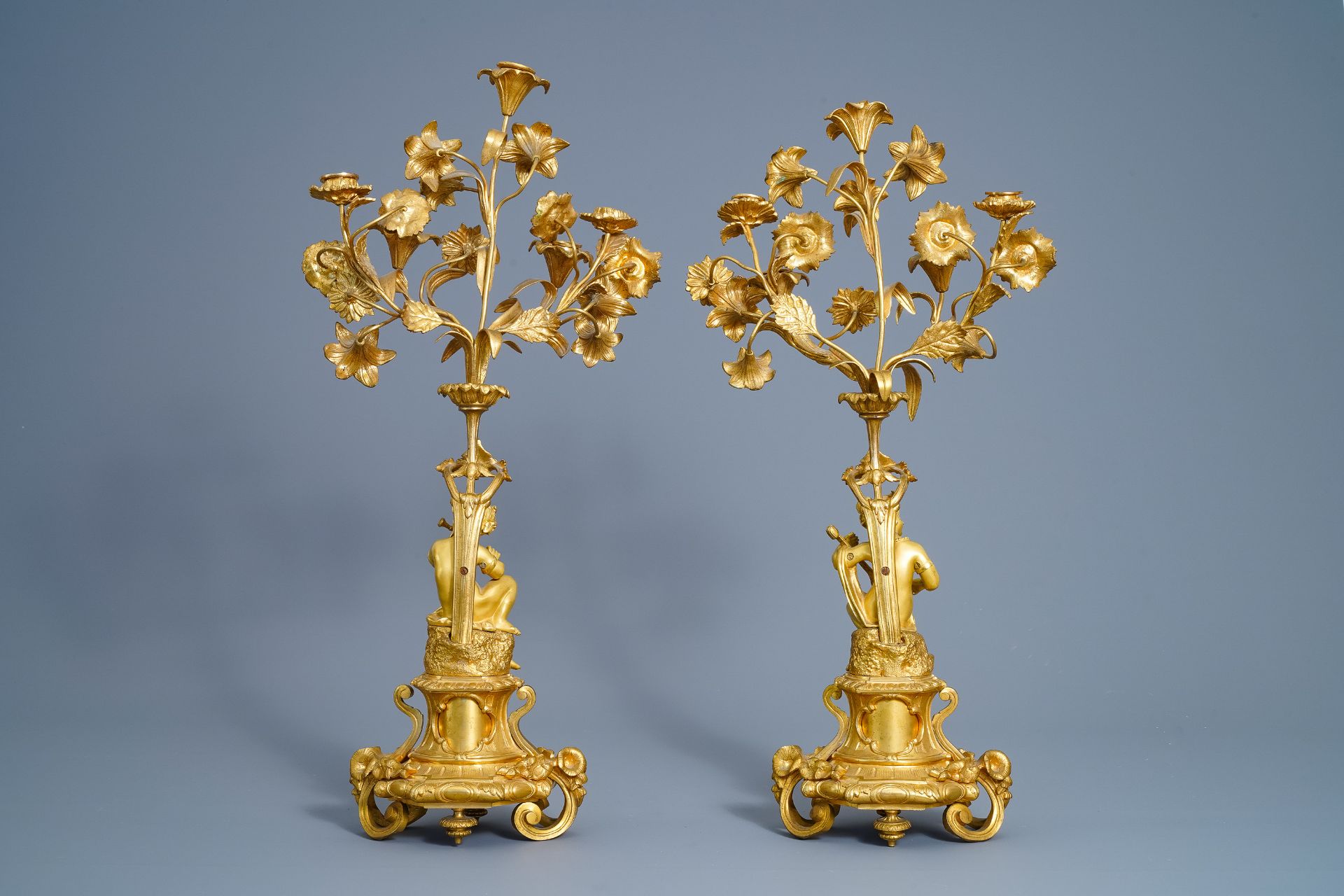 A French gilt bronze three-piece clock garniture with classical theme, 19th C. - Image 12 of 18