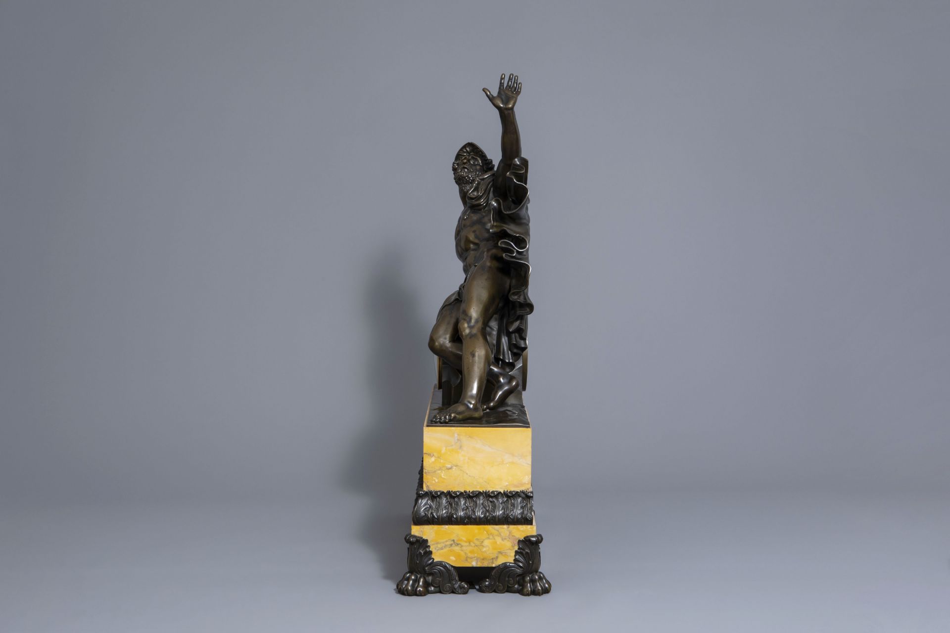 French mantel clock in patinated and gilt bronze and Siena marble, first half of the 19th C. - Image 7 of 9
