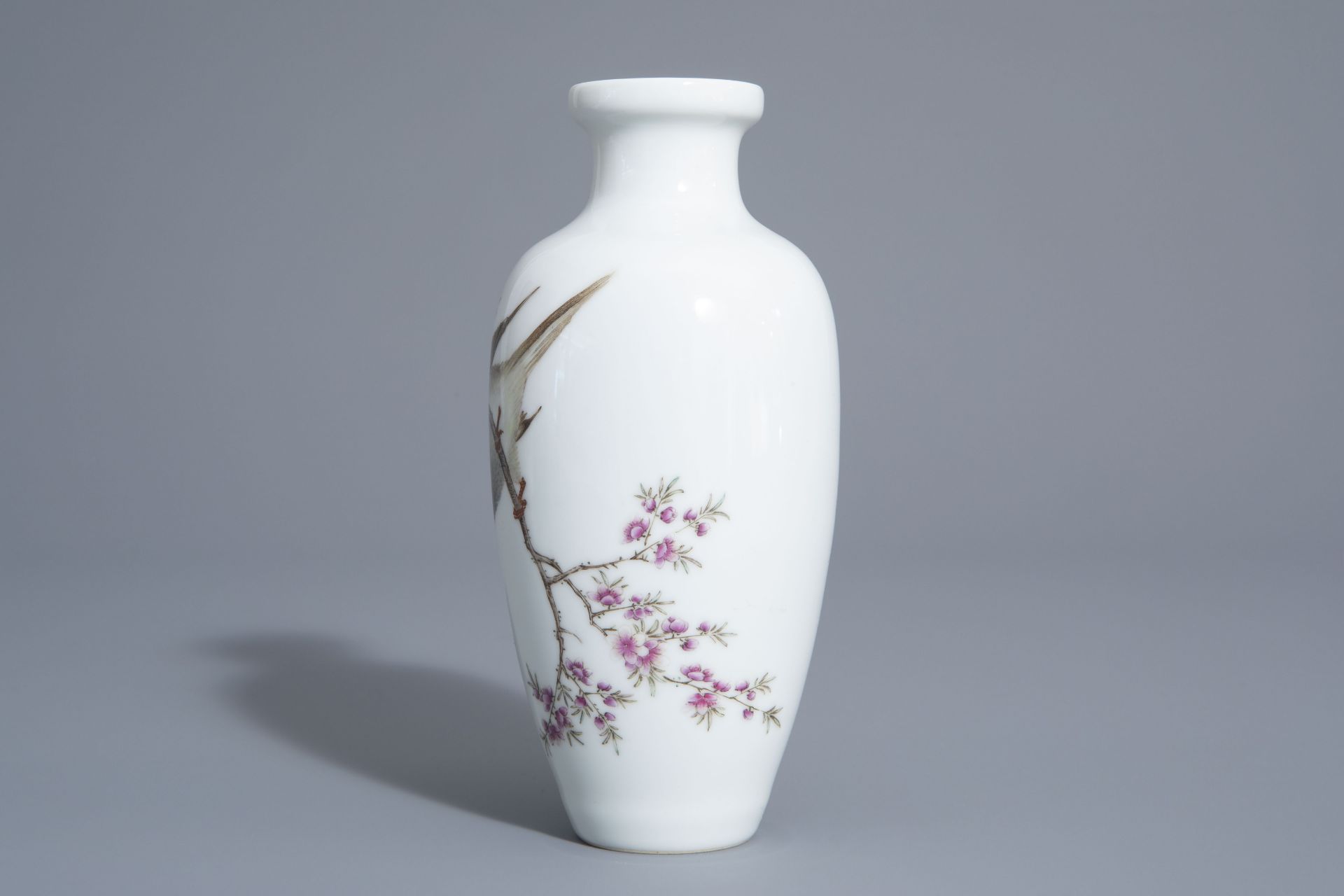 A Chinese famille rose vase with a bird among a flowering branch, 20th C. - Image 5 of 7