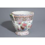 A Samson porcelain Chinese famille rose-style two-handled jardinire, Paris, 19th C.