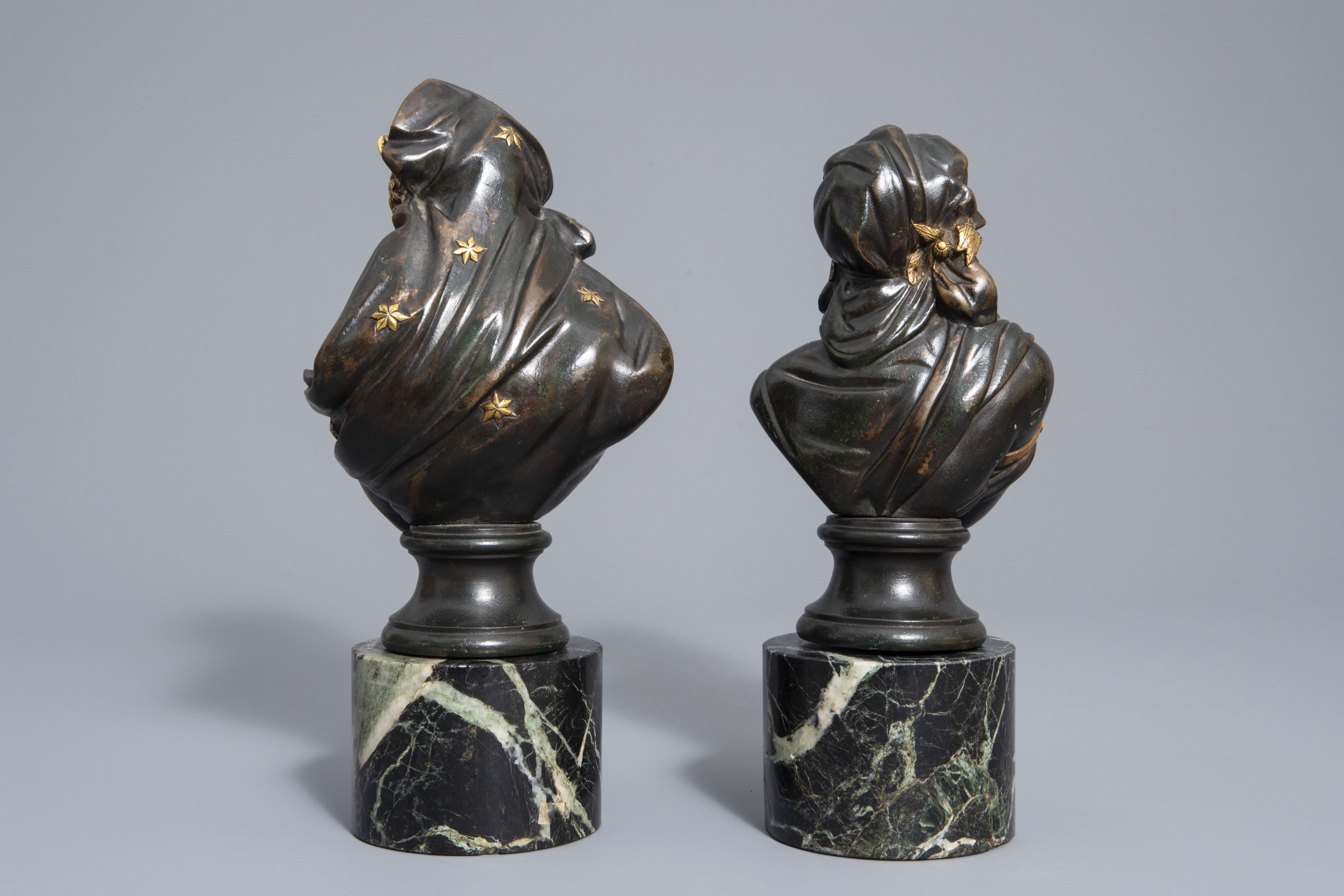 After Piat: Pair of busts after the antiques, patinated and gilt bronze on a marble base, 19th C. - Image 4 of 7