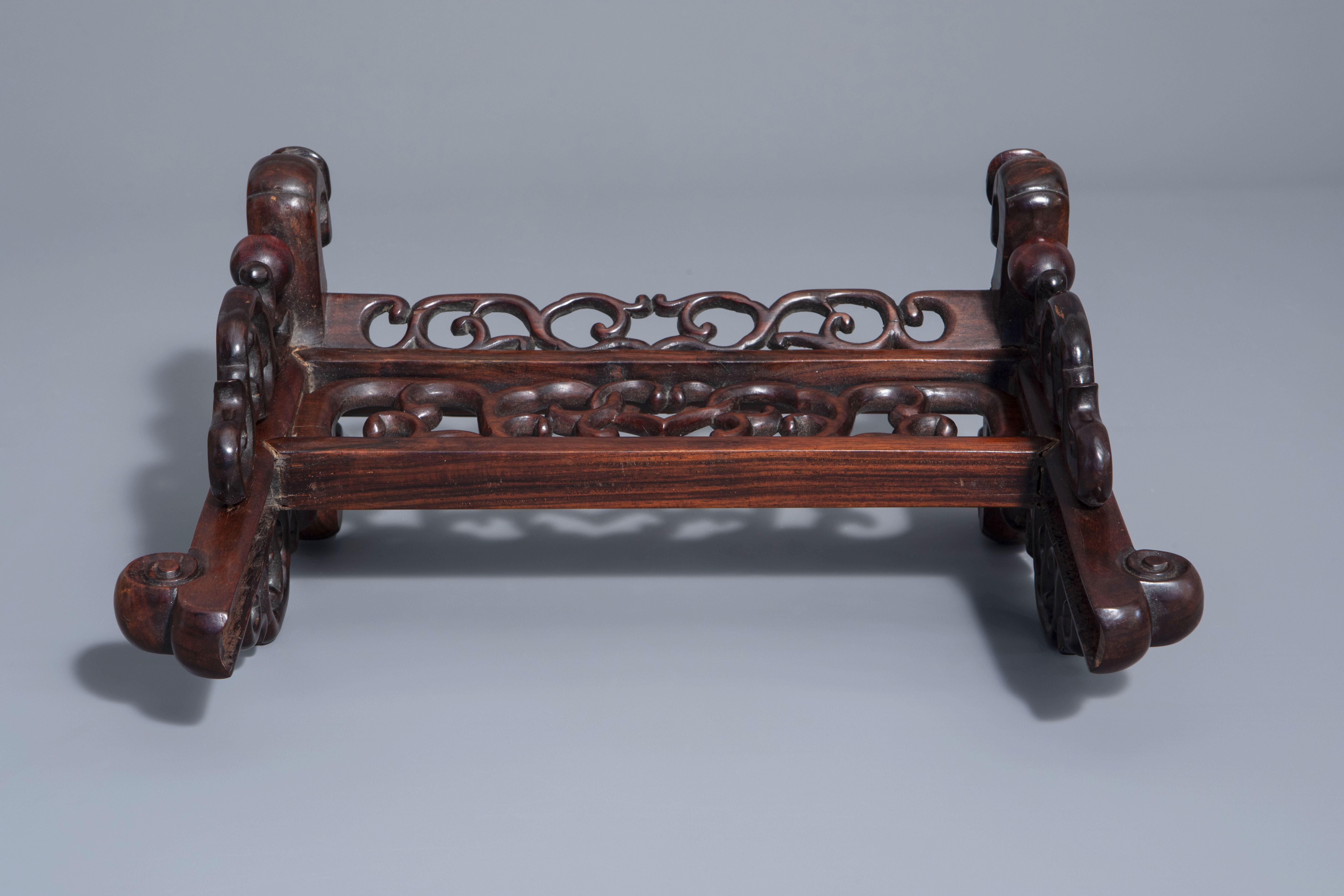 A Chinese wooden table screen with a famille rose plaque with the three star gods, 19th C. - Image 7 of 7