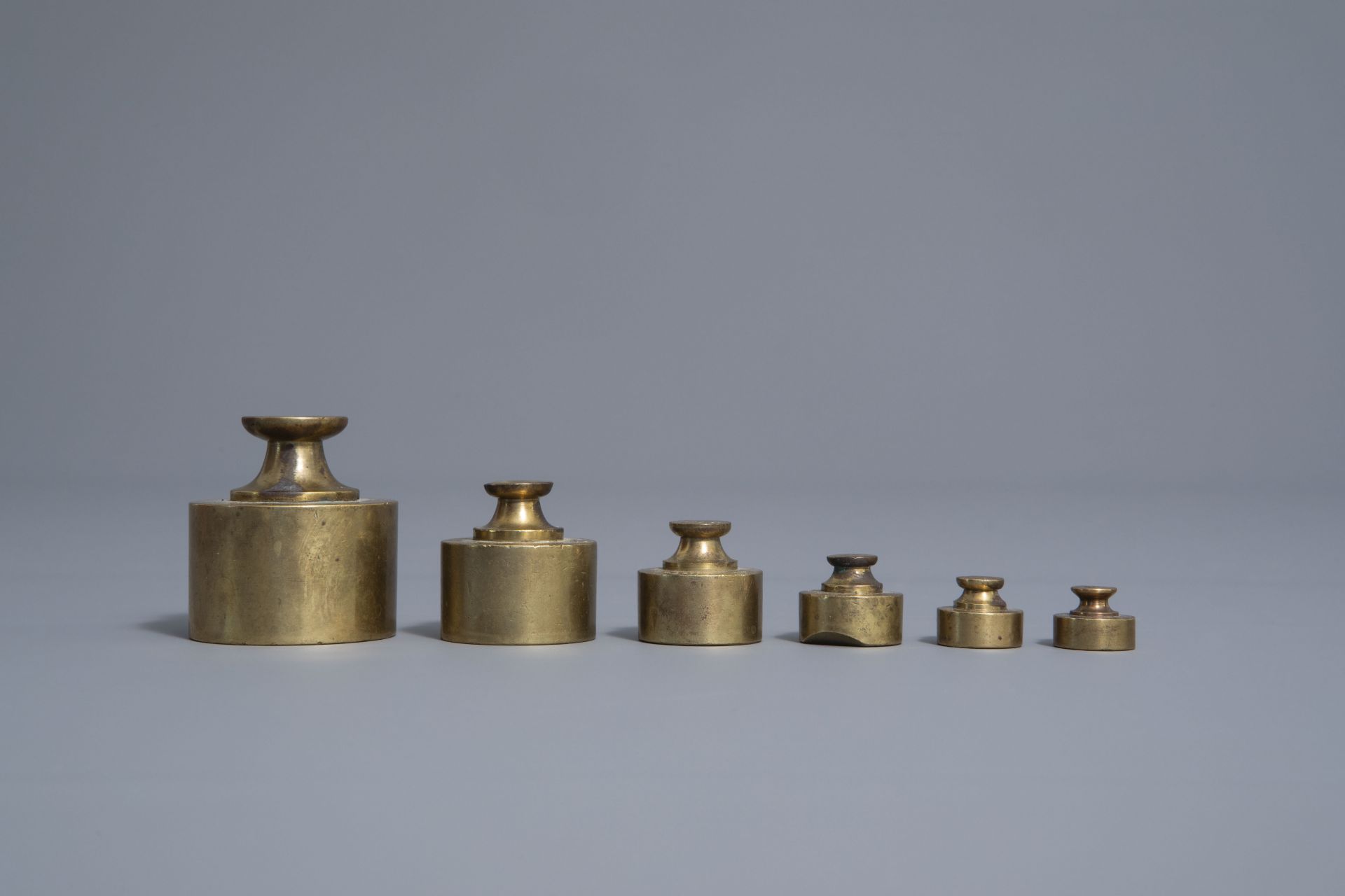 A French nine-piece set of copper bank weights for gold coins, 19th C. - Image 10 of 13