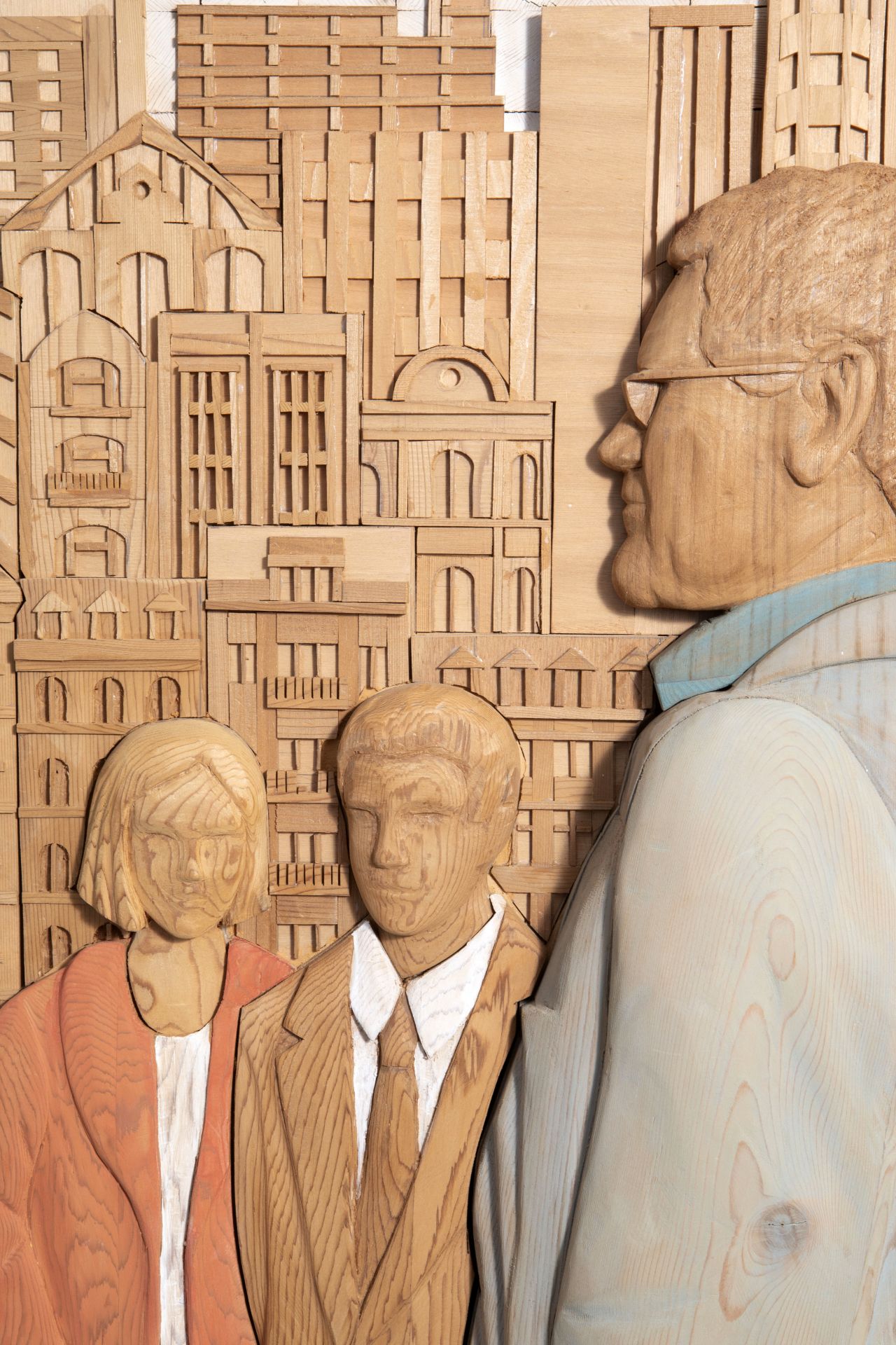 Yves Bosquet (1939): City life, polychrome painted wood sculpture, with accompanying monograph - Image 6 of 14