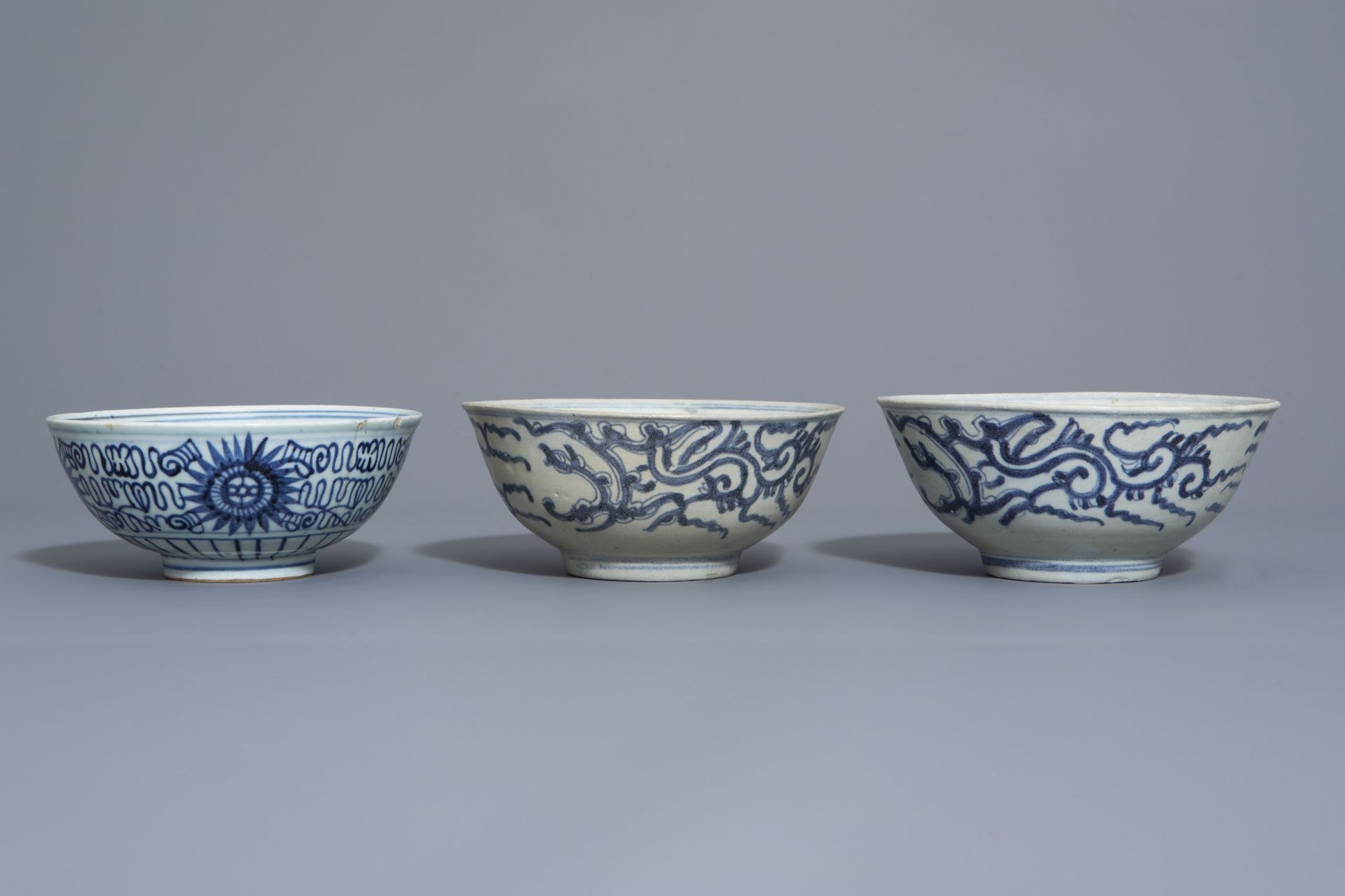 Seven Chinese blue and white plates and three bowls, incl. the Diana Cargo shipwreck wares, 19th C. - Bild 10 aus 13