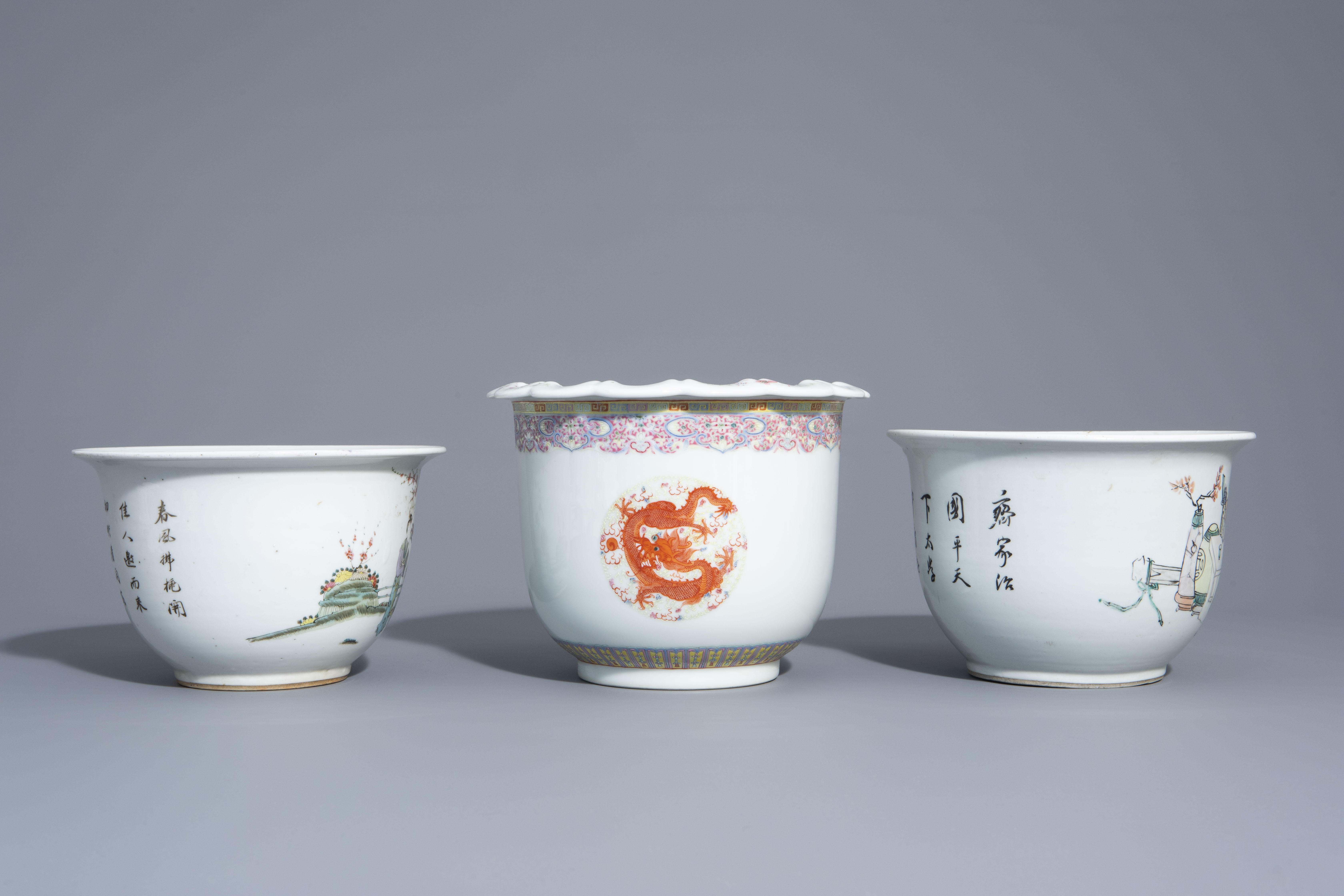 Three Chinese famille rose and qianjiang cai jardinires with different designs, 19th/20th C. - Image 3 of 7