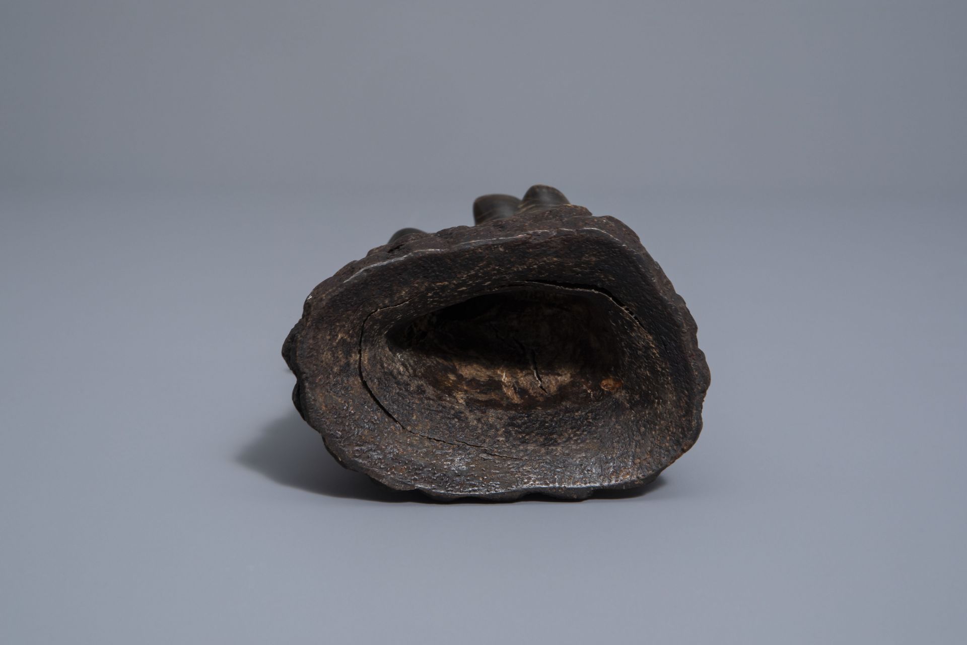 A Sng t giac or scholar's object in polished rhinoceros horn, Vietnam, 19th/20th C. - Image 6 of 7