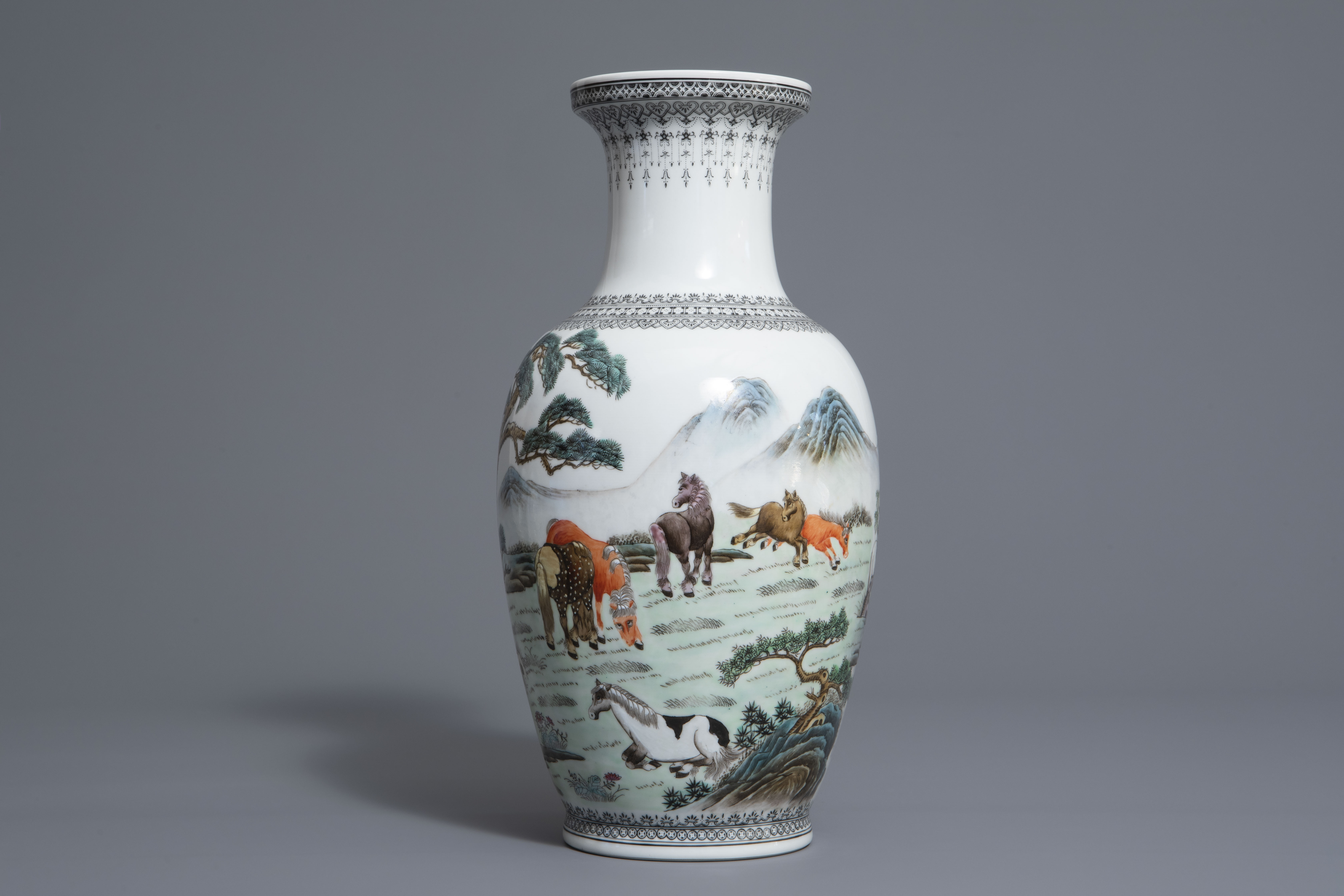 A pair of Chinese famille rose plates and a 'Horses of Mu Wang' vase, 20th C. - Image 4 of 9