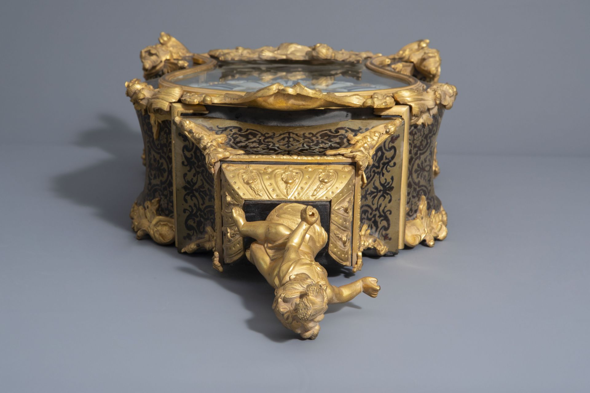 French gilt bronze tortoise & brass marquetry Boulle cartel clock, Cailliard ˆ Paris, 18th/19th C. - Image 15 of 21