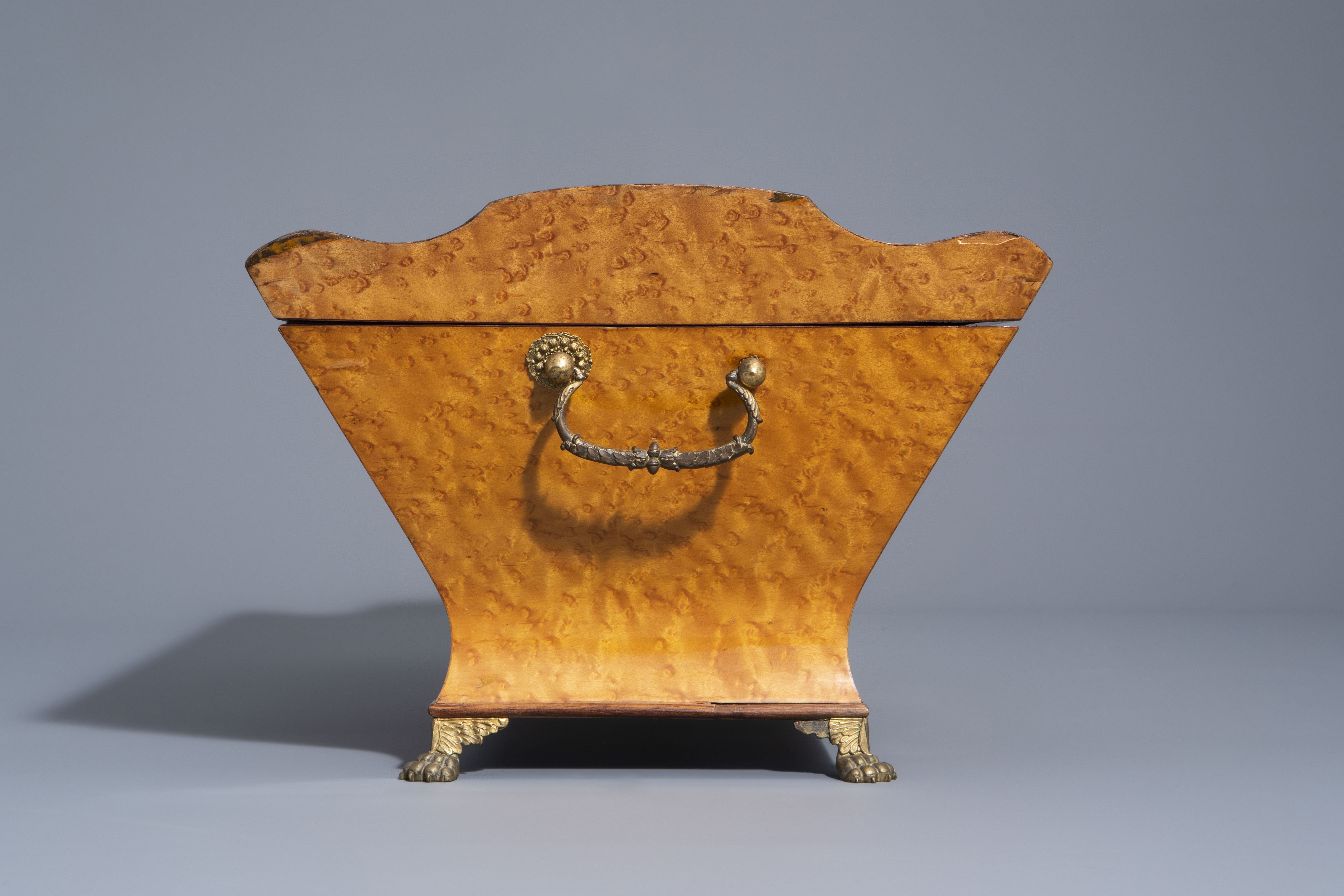 An English sarcophagus shaped burl wood veneered box, 19th/20th C. - Image 4 of 10