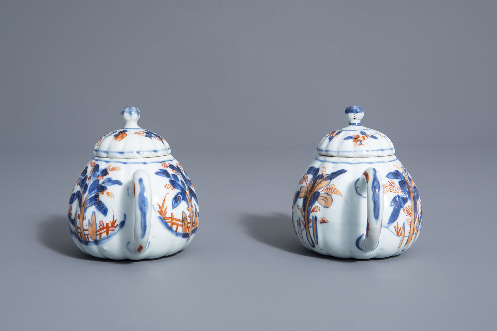 A pair of Chinese Imari style teapots and covers with 'Long Eliza', Kangxi - Image 3 of 7