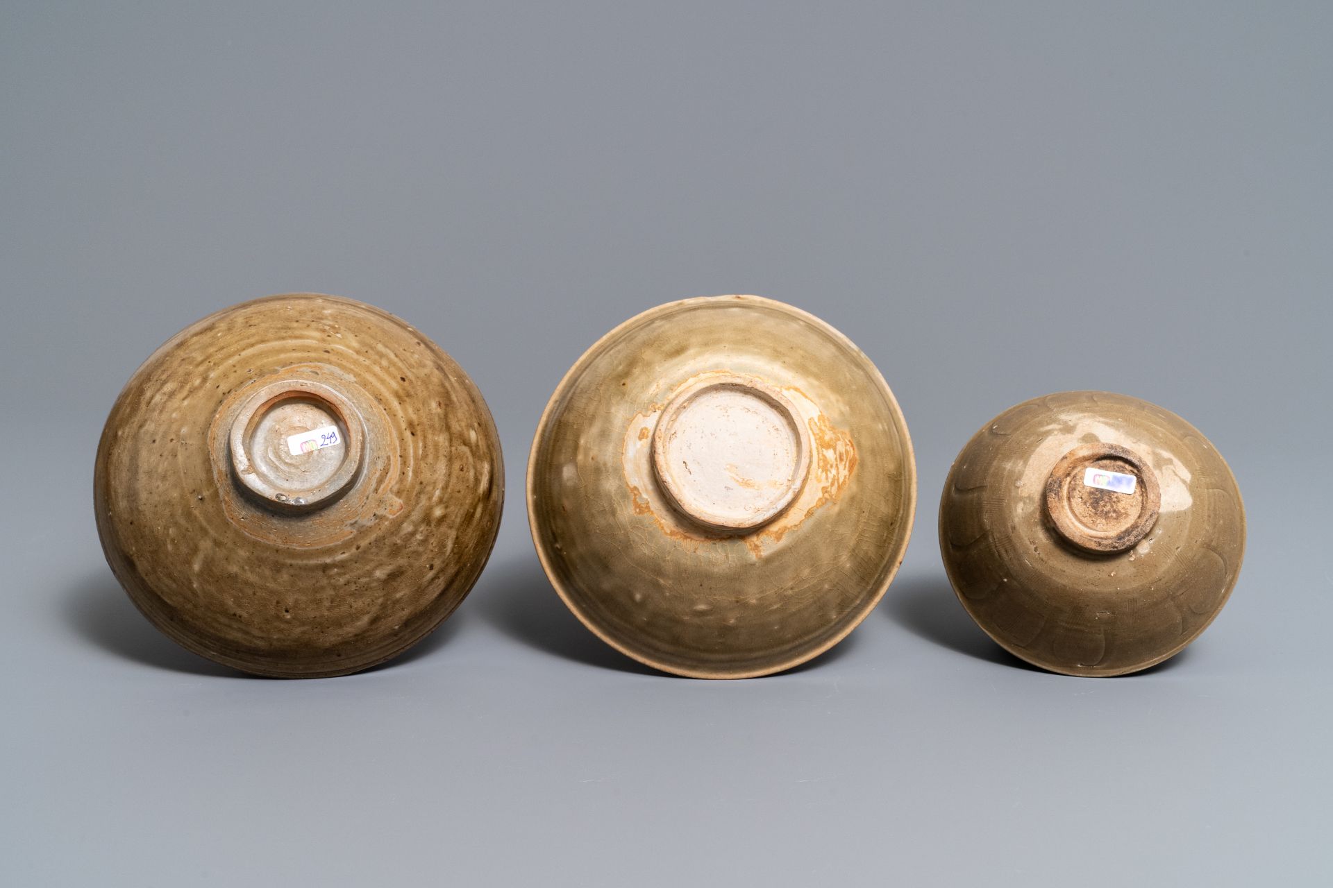Six Chinese Yaozhou and celadon bowls, Song/Yuan - Bild 8 aus 16