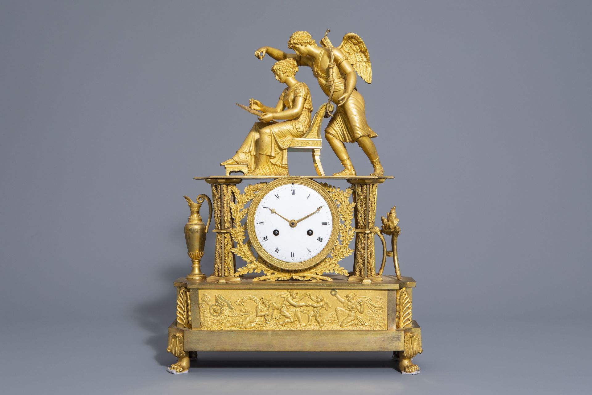 A large French gilt bronze mantel clock with an allegory of love, 19th C. - Image 2 of 10