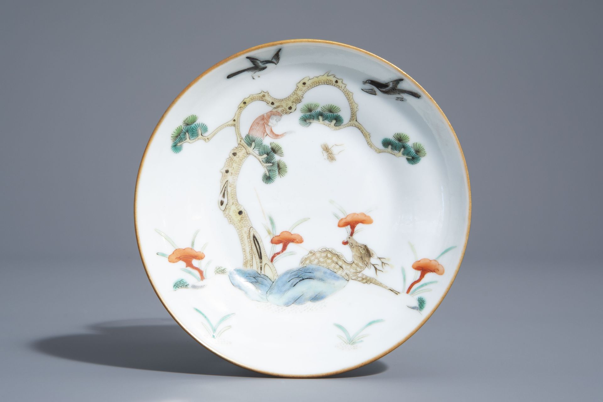 A varied collection of Chinese qianjiang cai and famille rose porcelain, 19th/20th C. - Bild 8 aus 16