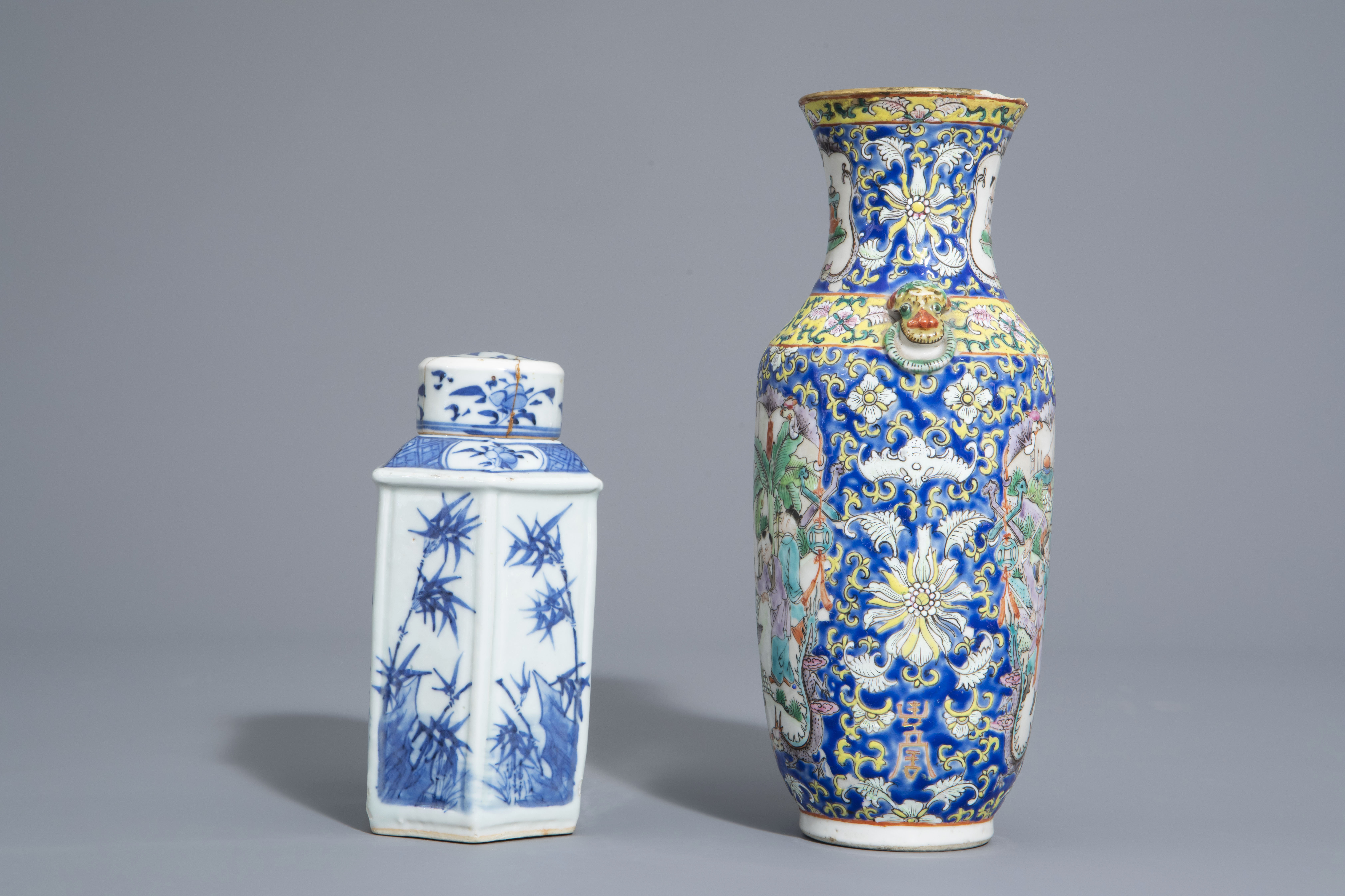 A varied collection of Chinese blue and white and famille rose porcelain, 19th/20th C. - Image 3 of 15