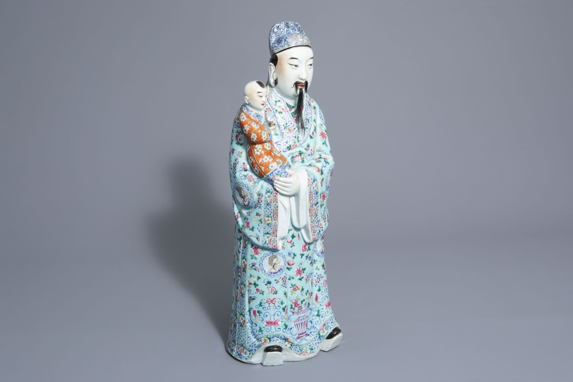 A Chinese famille rose Fu Xing figure, 19th/20th C.