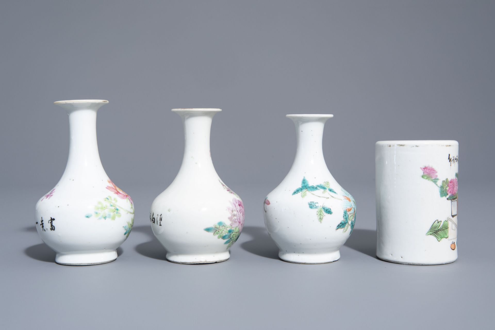 A varied collection of Chinese qianjiang cai and famille rose porcelain, 19th/20th C. - Bild 3 aus 16