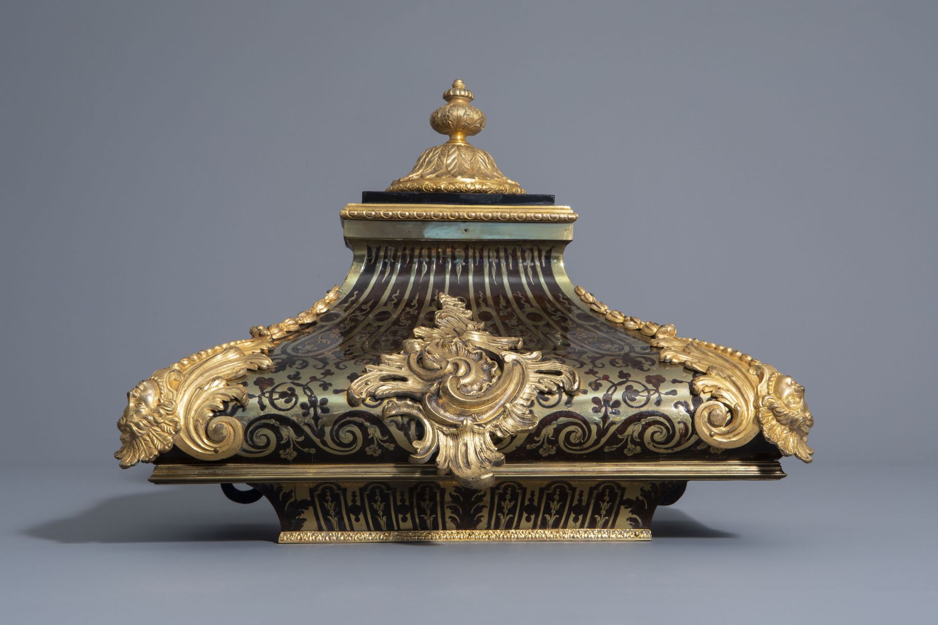 French gilt bronze tortoise & brass marquetry Boulle cartel clock, Cailliard ˆ Paris, 18th/19th C. - Image 16 of 21