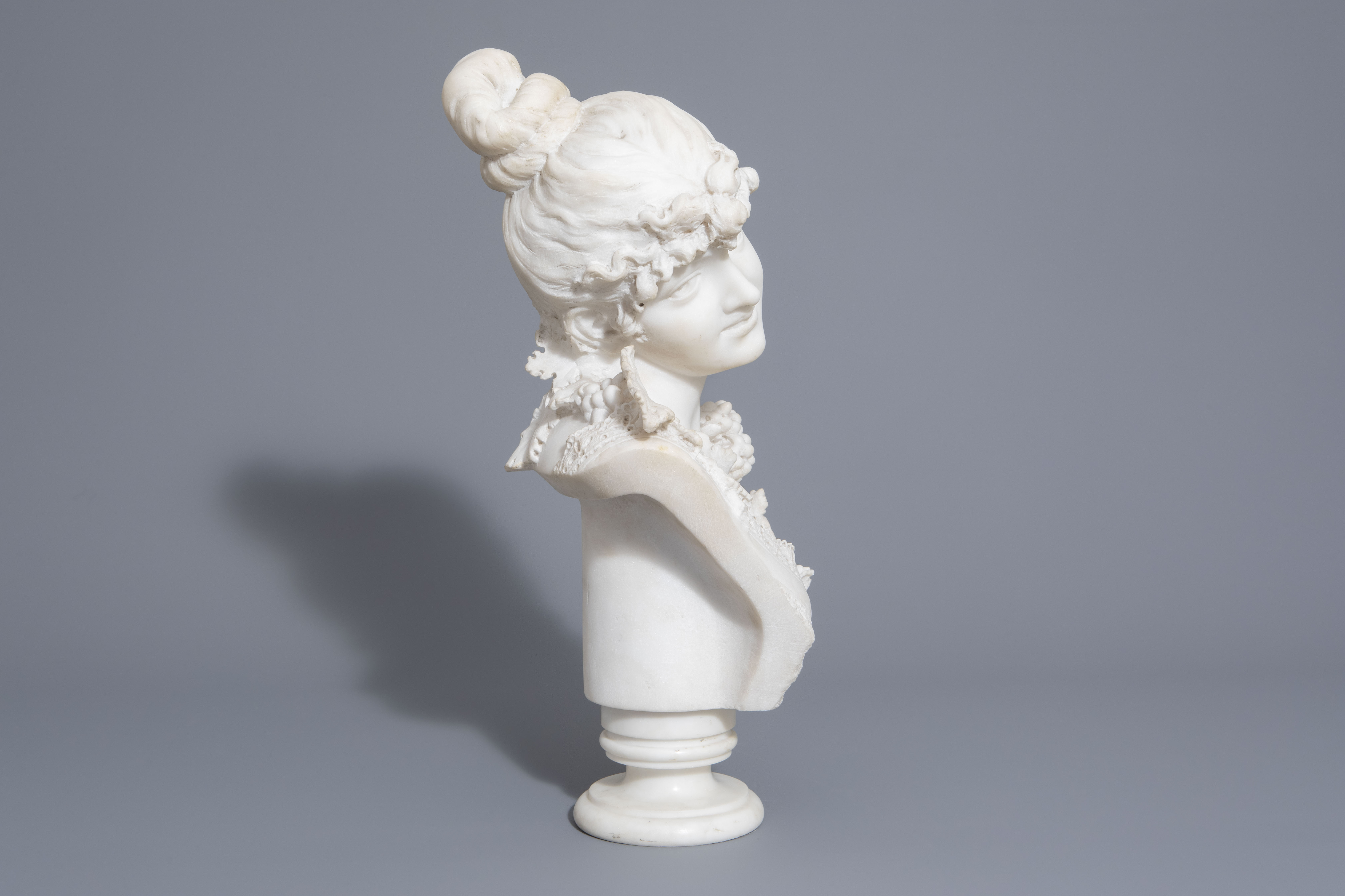 Battelly (19th/20th C.): Bust of a young maiden, marble - Image 2 of 8