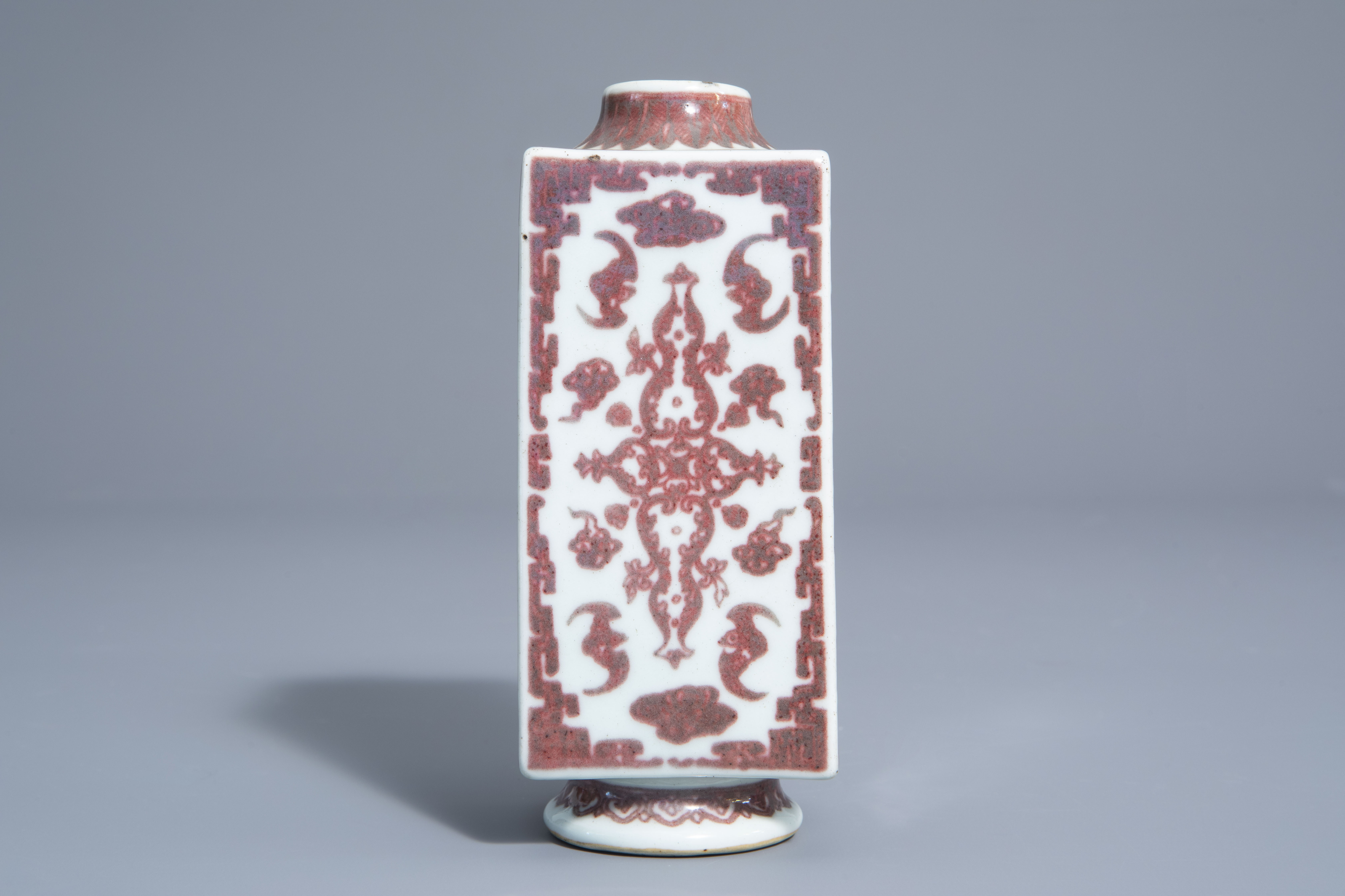 A Chinese cong shaped underglaze red 'bats' vase, Qianlong mark, 19th/20th C. - Image 3 of 7