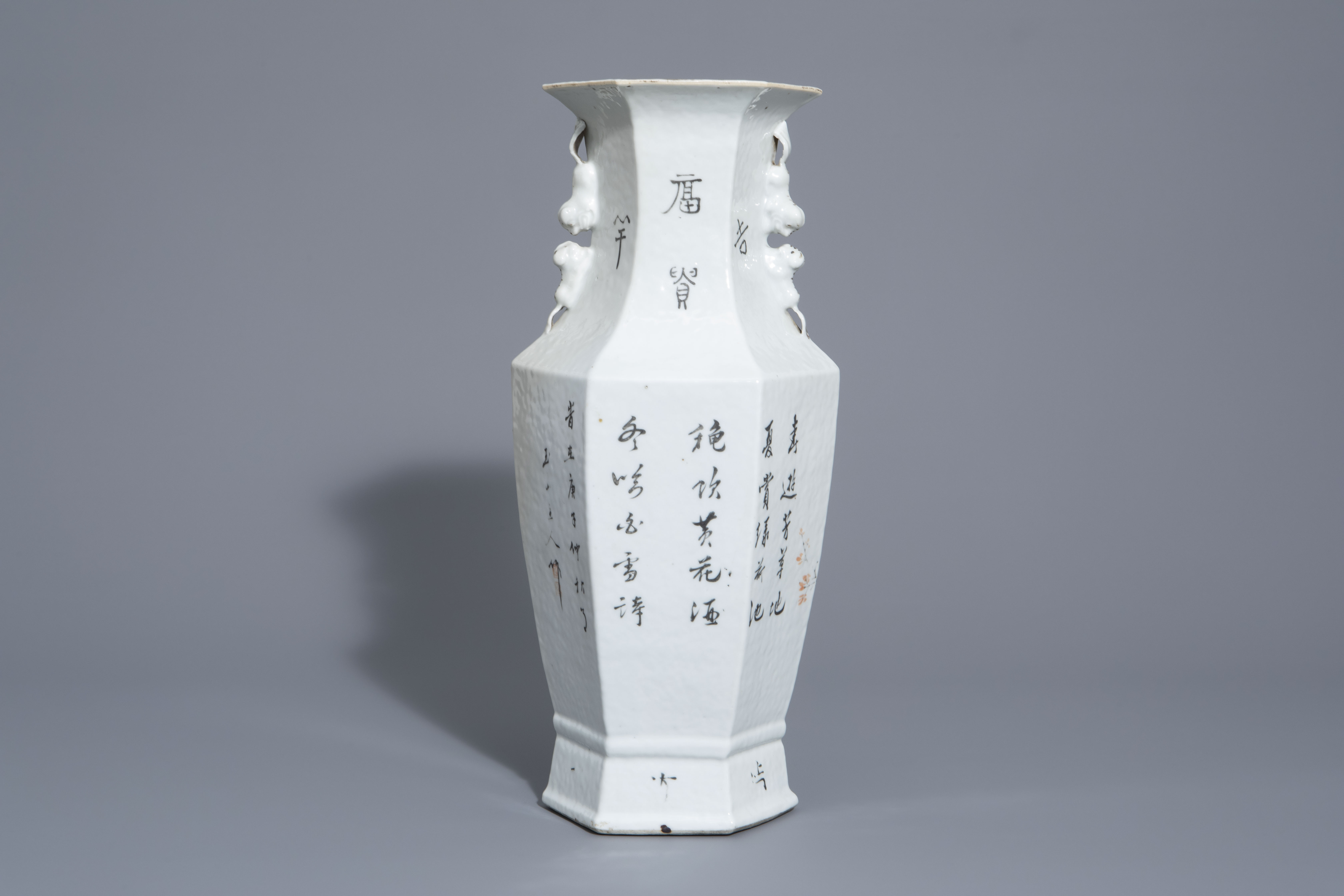 A hexagonal Chinese qianjiang cai vase with a bird among blossoming branches, 19th/20th C. - Image 3 of 6