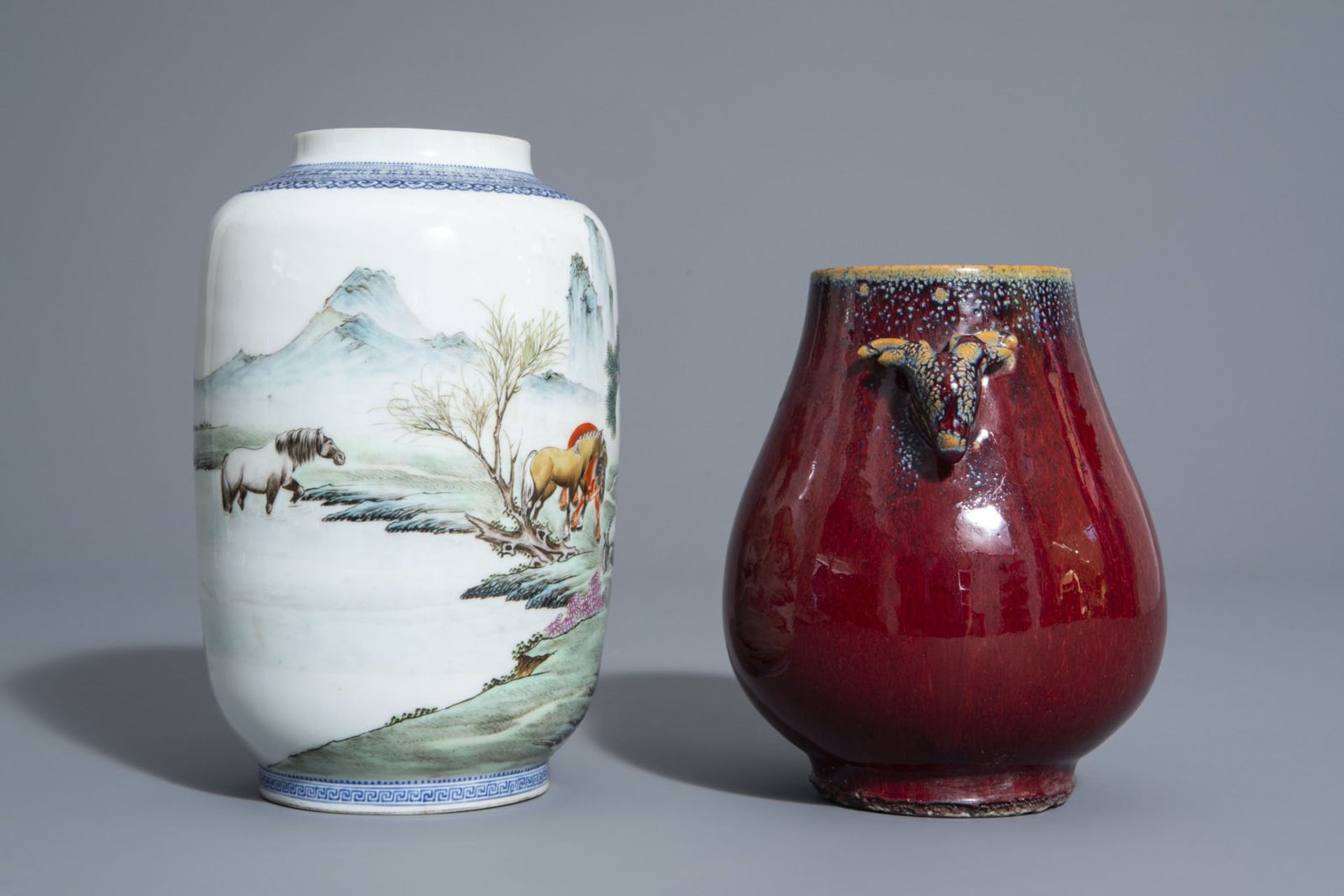 A Chinese famille rose eggshell 'Horses of Mu Wang' vase and a flambŽ glazed hu vase, 20th C. - Bild 3 aus 7