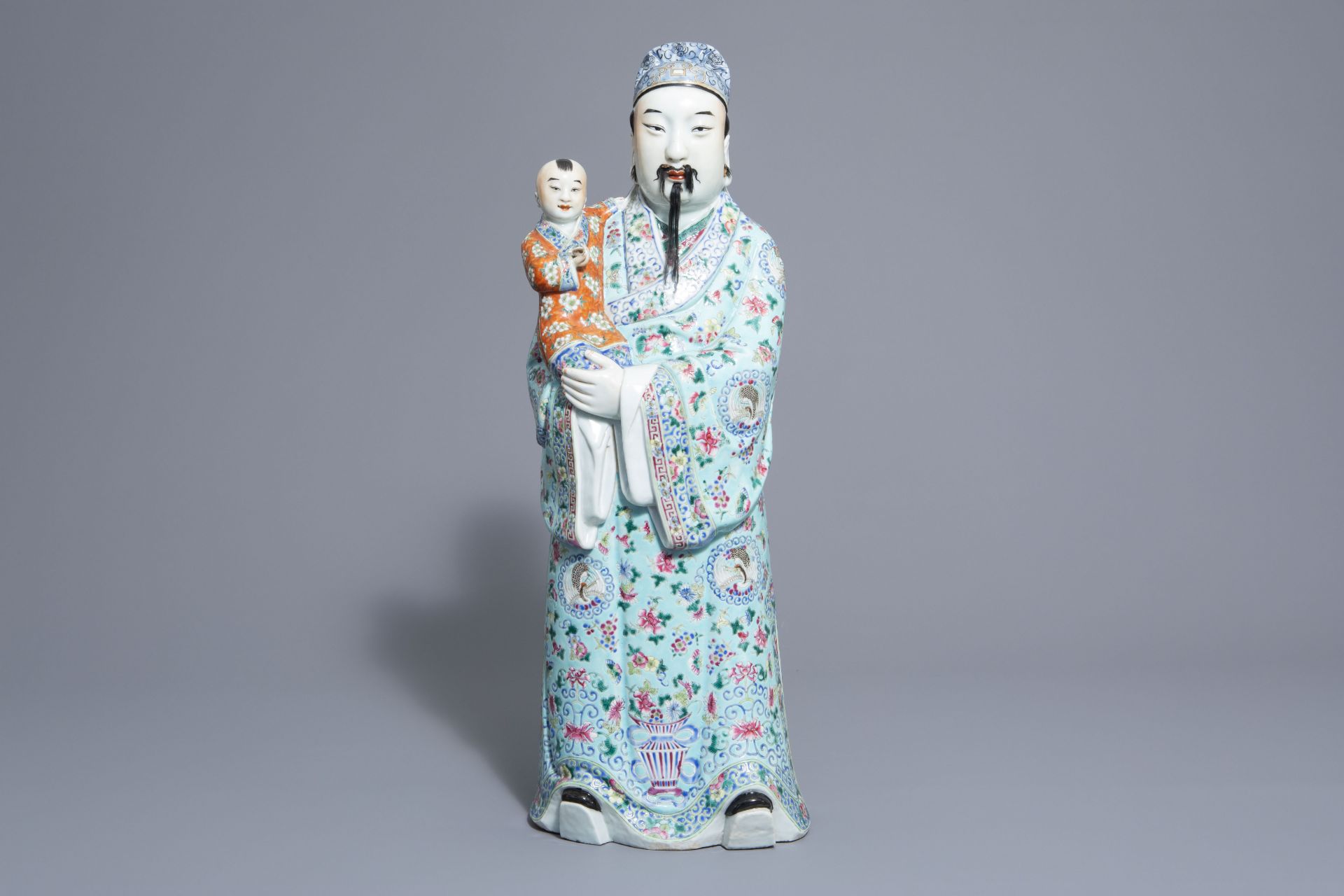 A Chinese famille rose Fu Xing figure, 19th/20th C. - Bild 2 aus 8