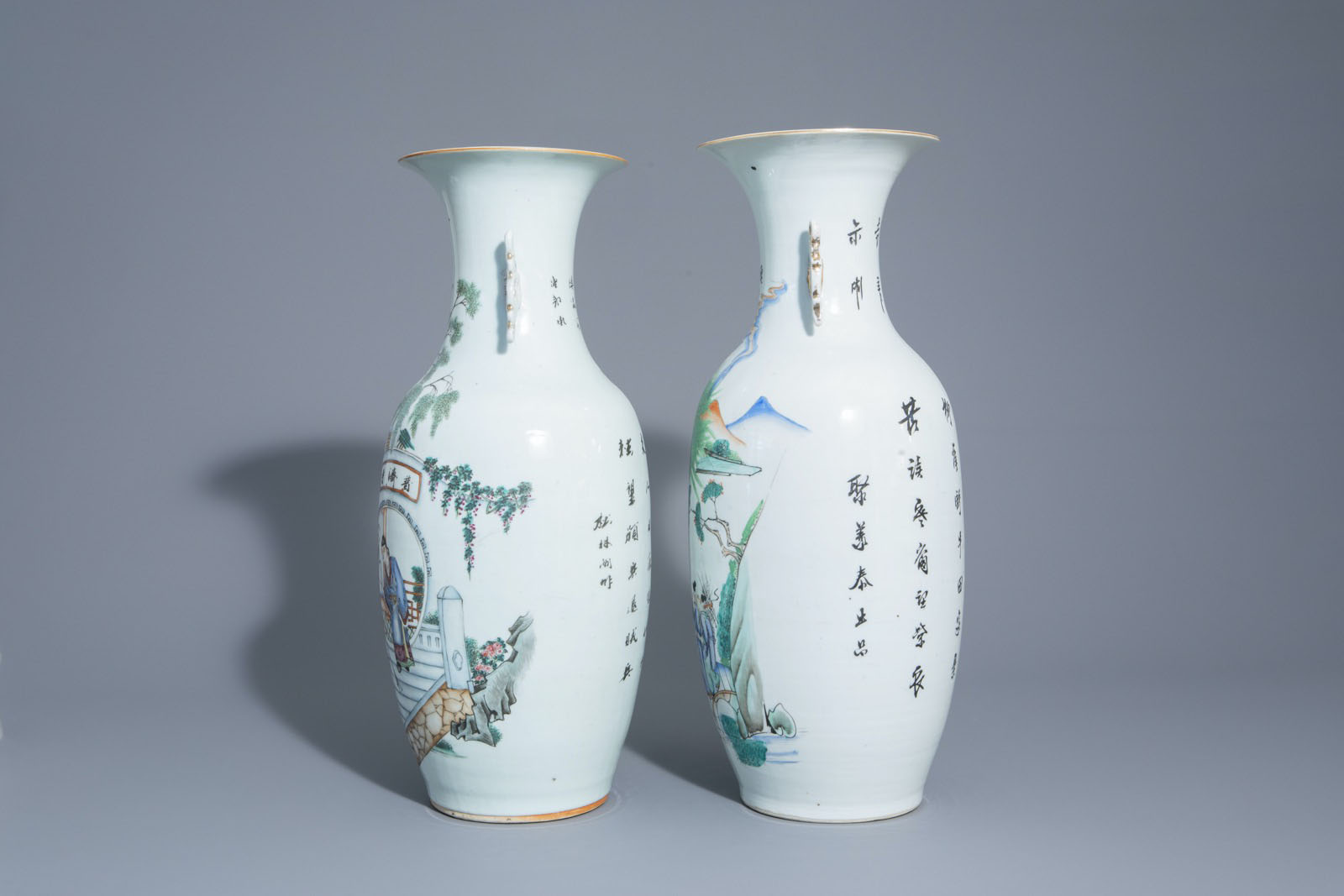 Two Chinese famille rose vases with figures, 19th/20th C. - Image 5 of 7