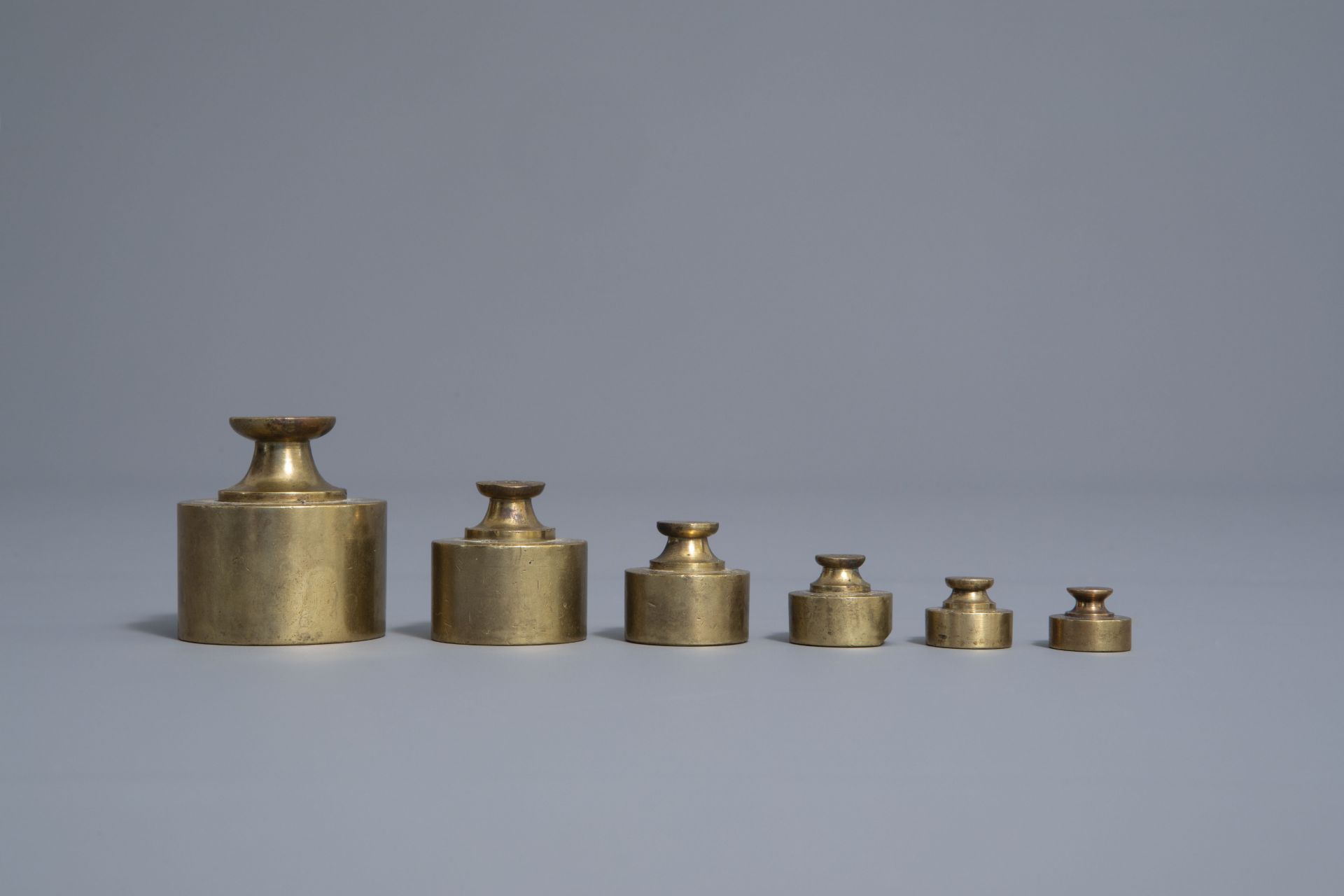 A French nine-piece set of copper bank weights for gold coins, 19th C. - Image 11 of 13