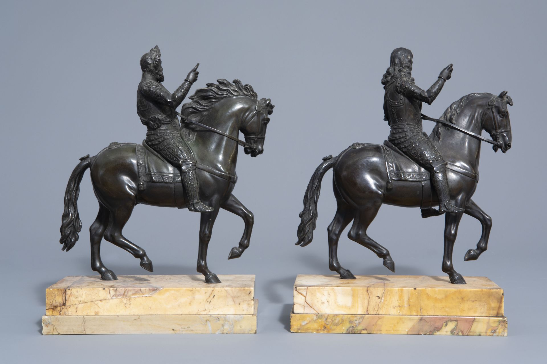 Pair of French regal bronze equestrian statues of Henry IV and Francis I on marble base, 19th C. - Image 4 of 7