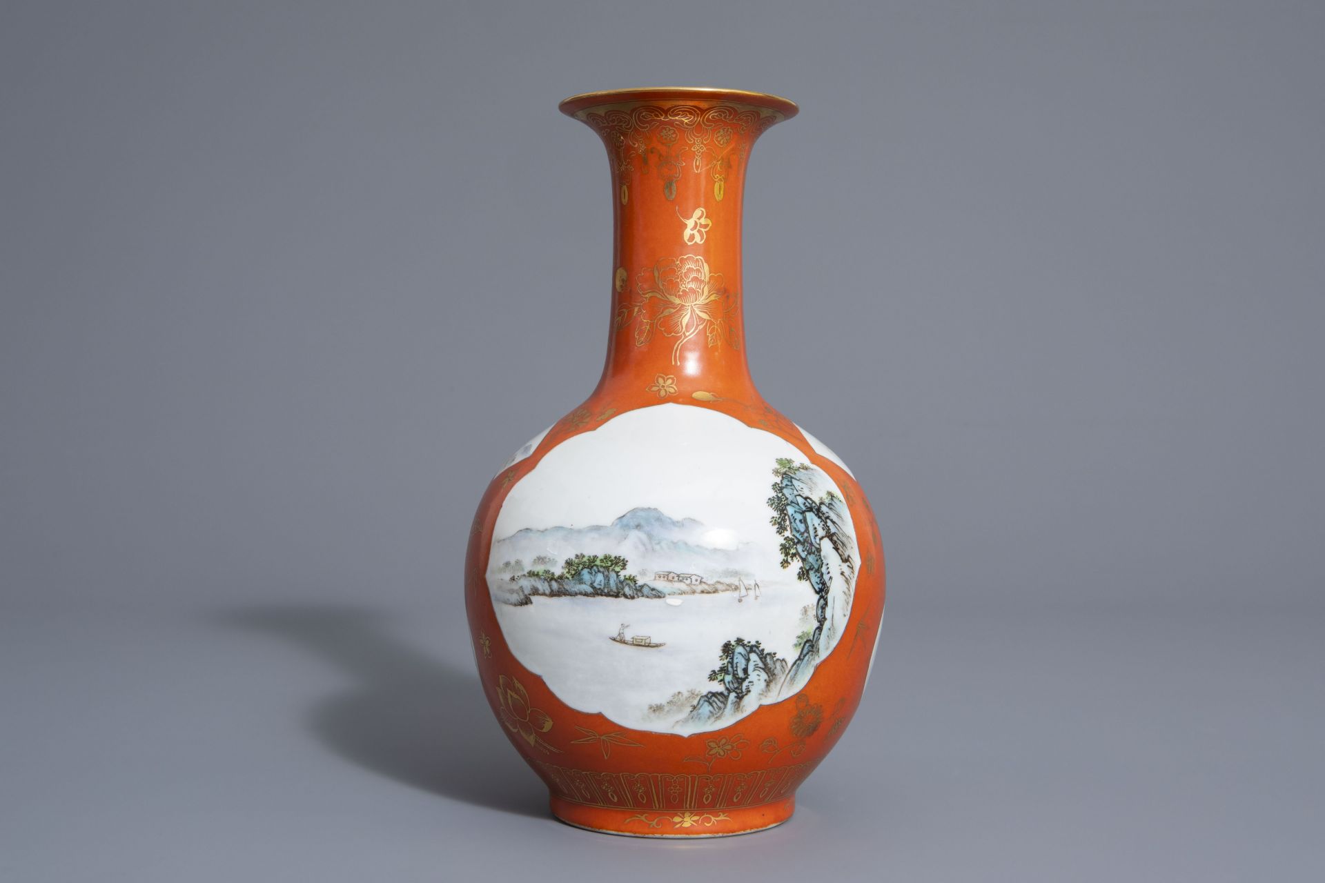 A Chinese bottle shaped orange ground vase with landscapes, Qianlong mark, 20th C. - Bild 4 aus 7