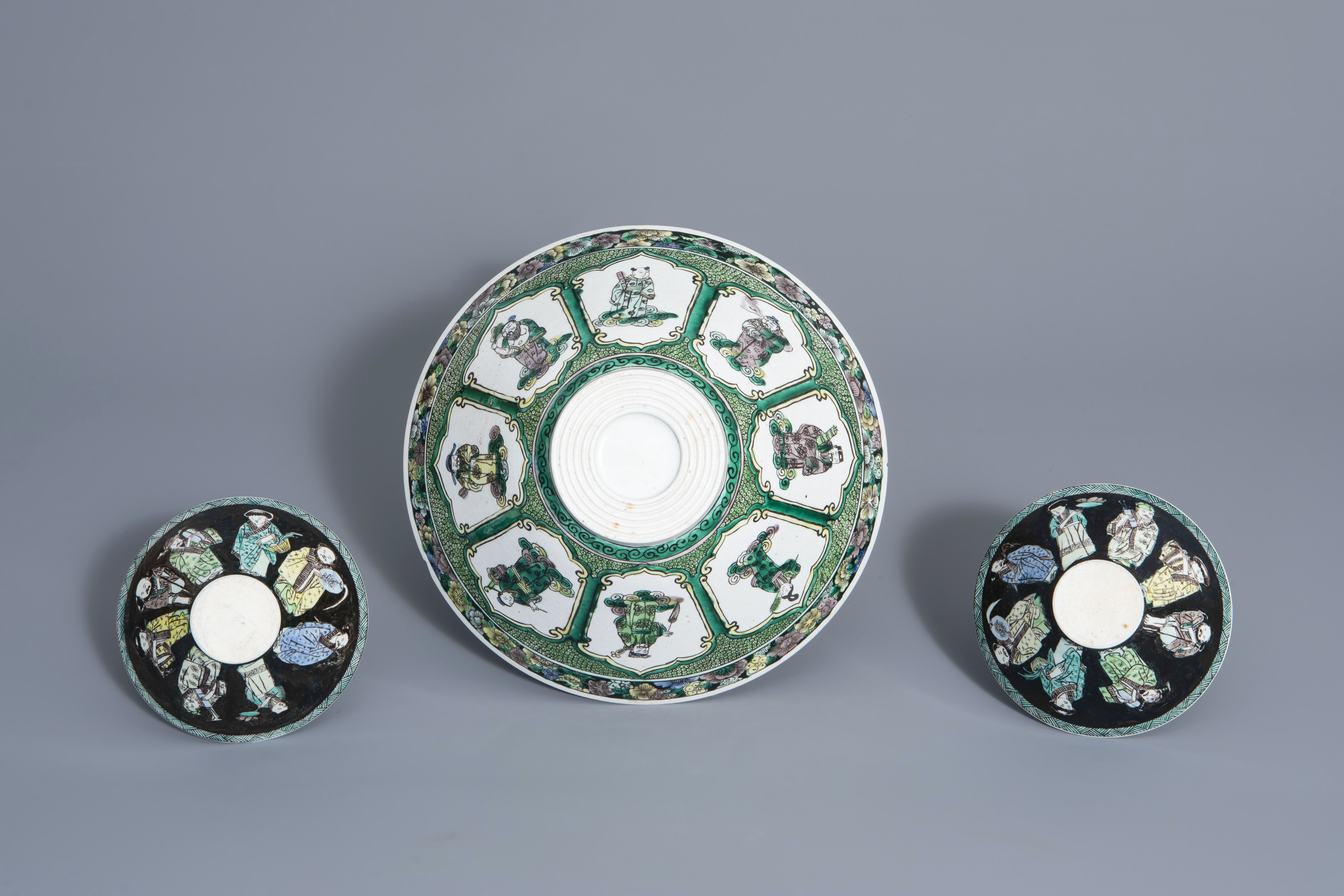 Three Chinese verte biscuit bowls with figurative design, Republic, 20th C. - Image 7 of 7