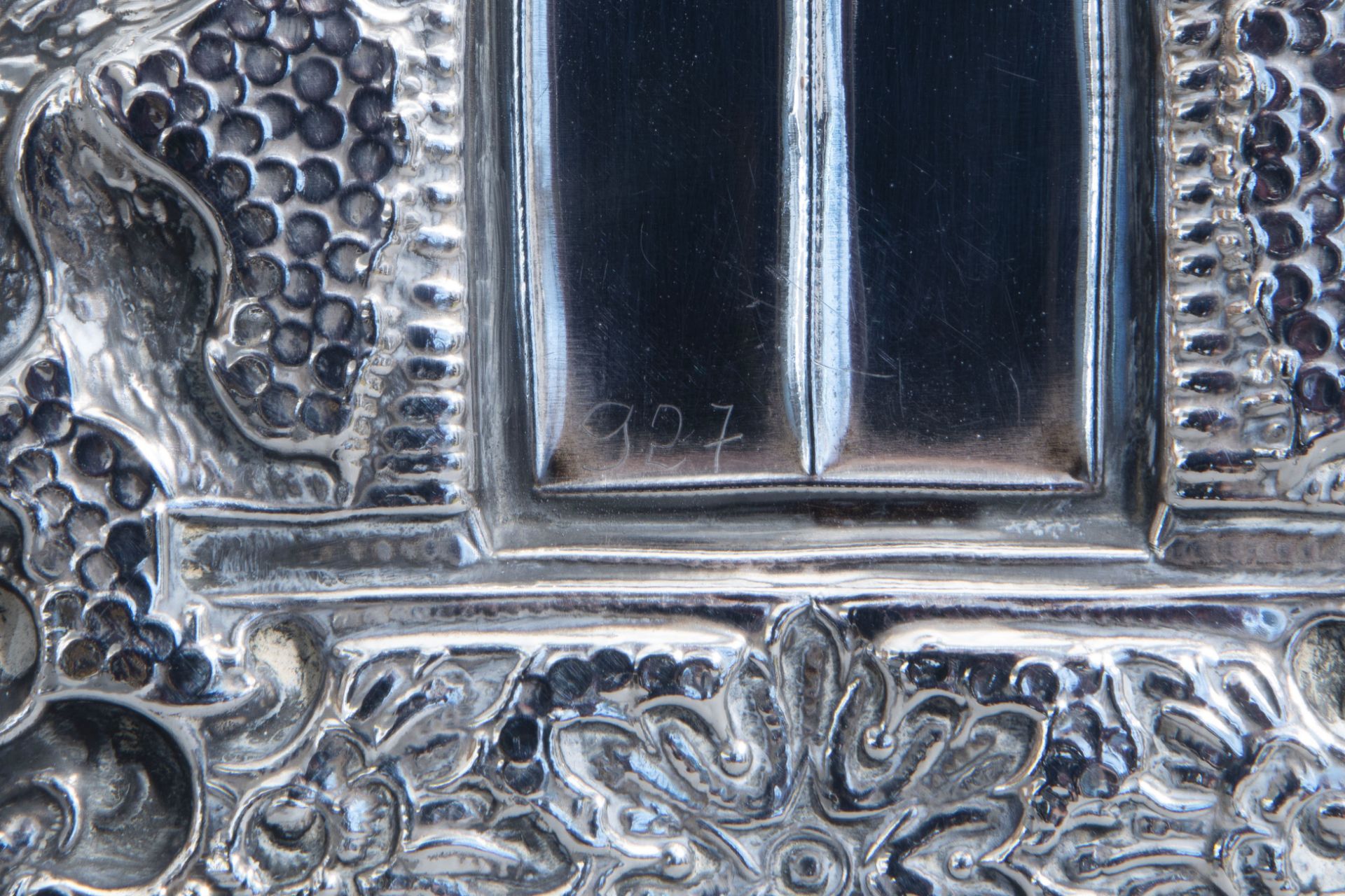 A Dutch silver open worked fruit bowl and a silver Hanukkah, 20th C. - Image 9 of 16